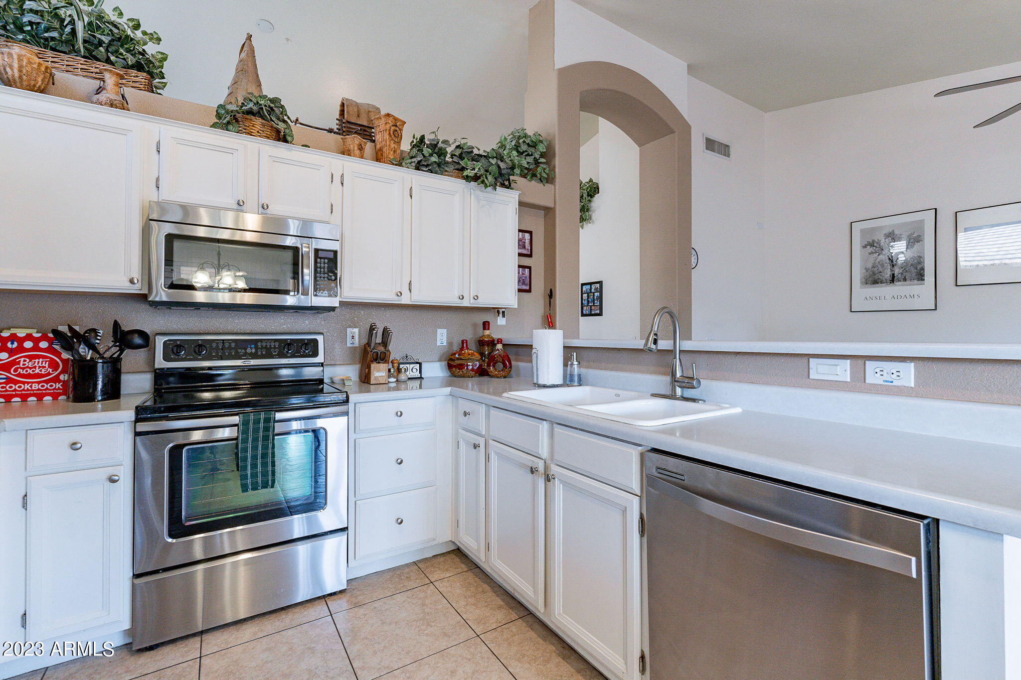 1937 E Fellars Drive