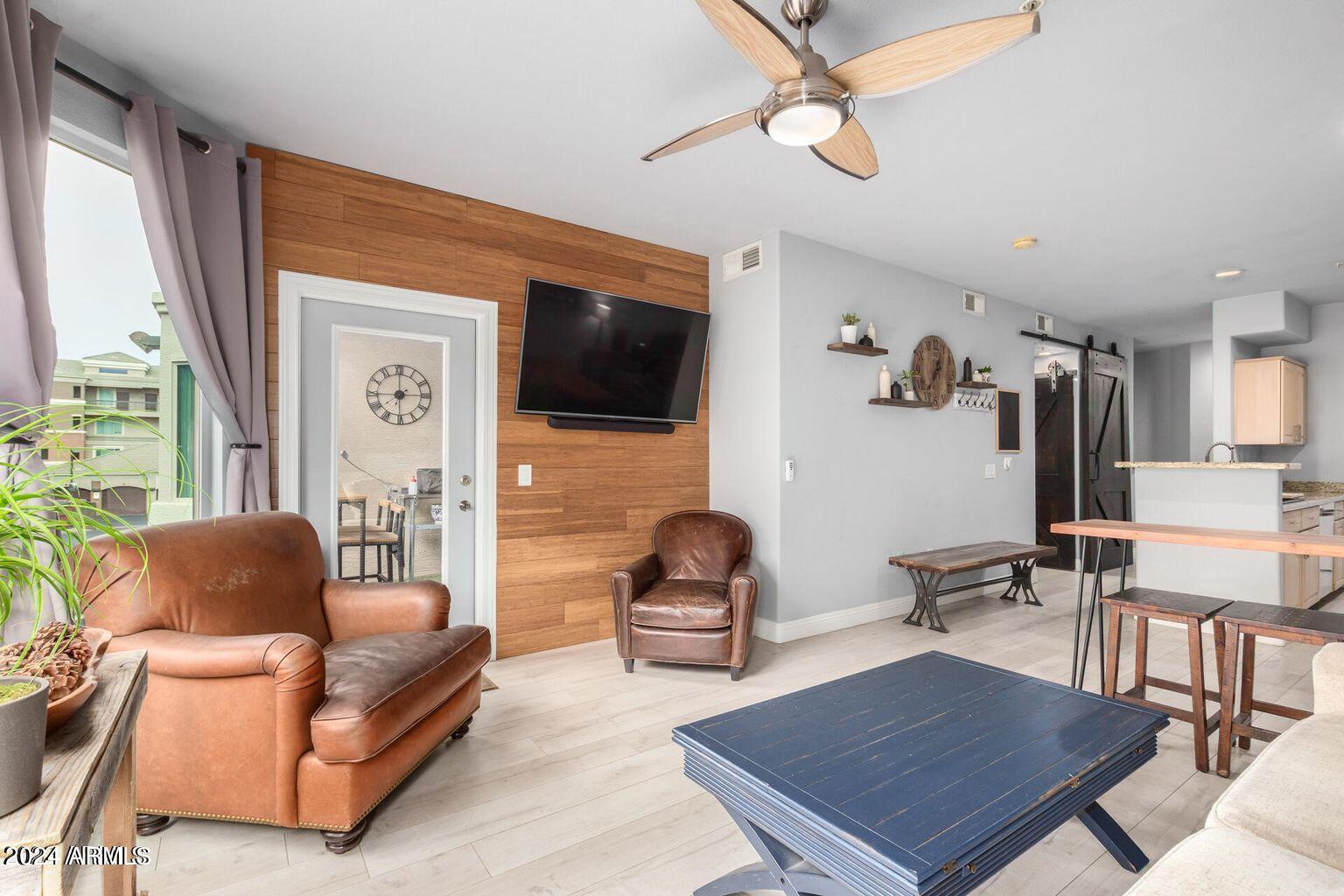 435 W RIO SALADO Parkway, 227