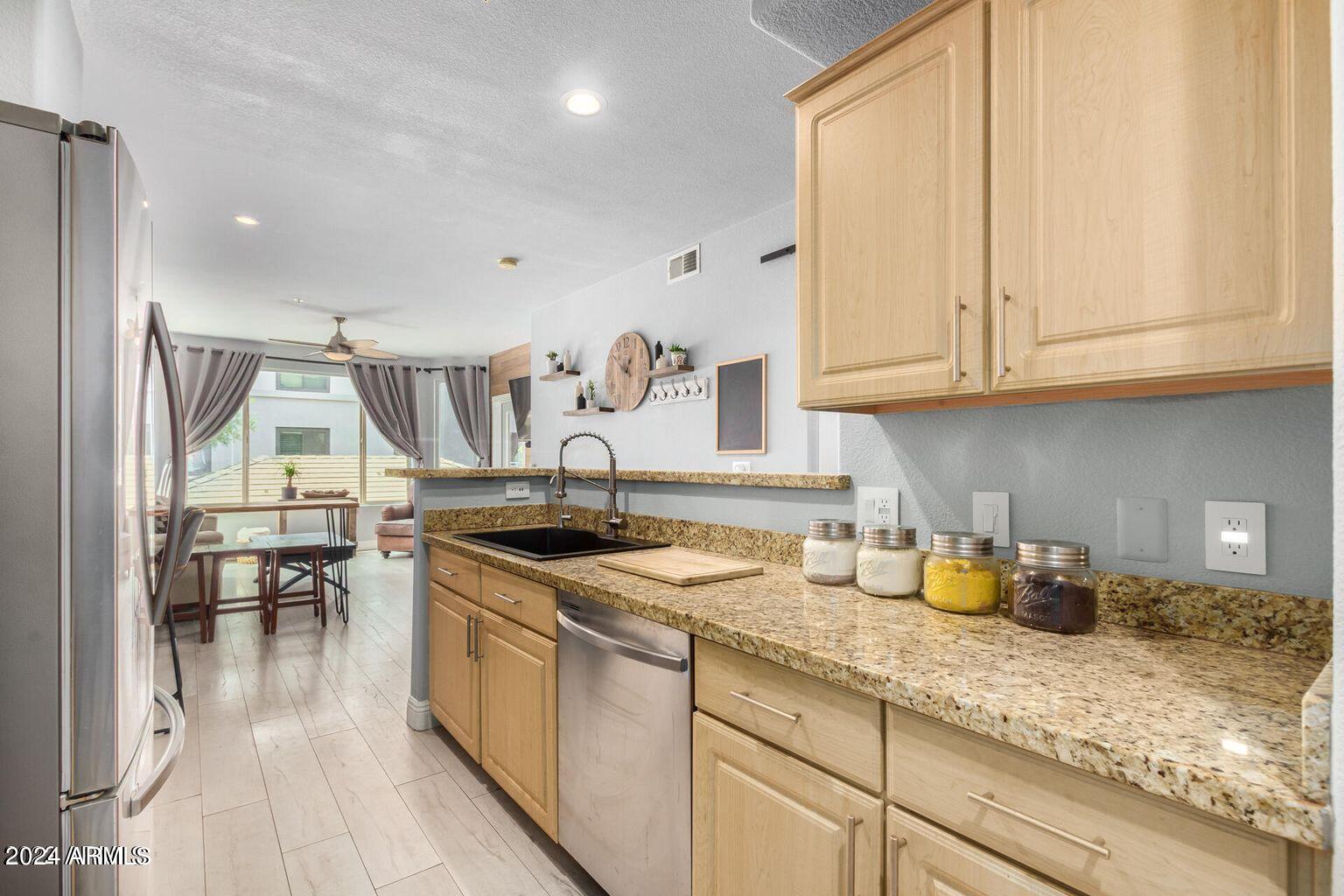 435 W RIO SALADO Parkway, 227