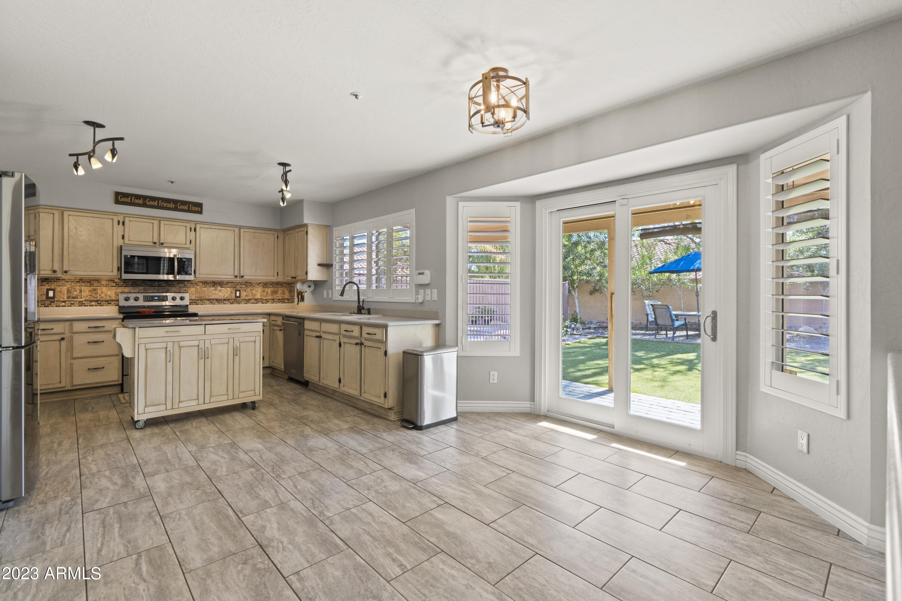 8807 E FLORIADE Drive