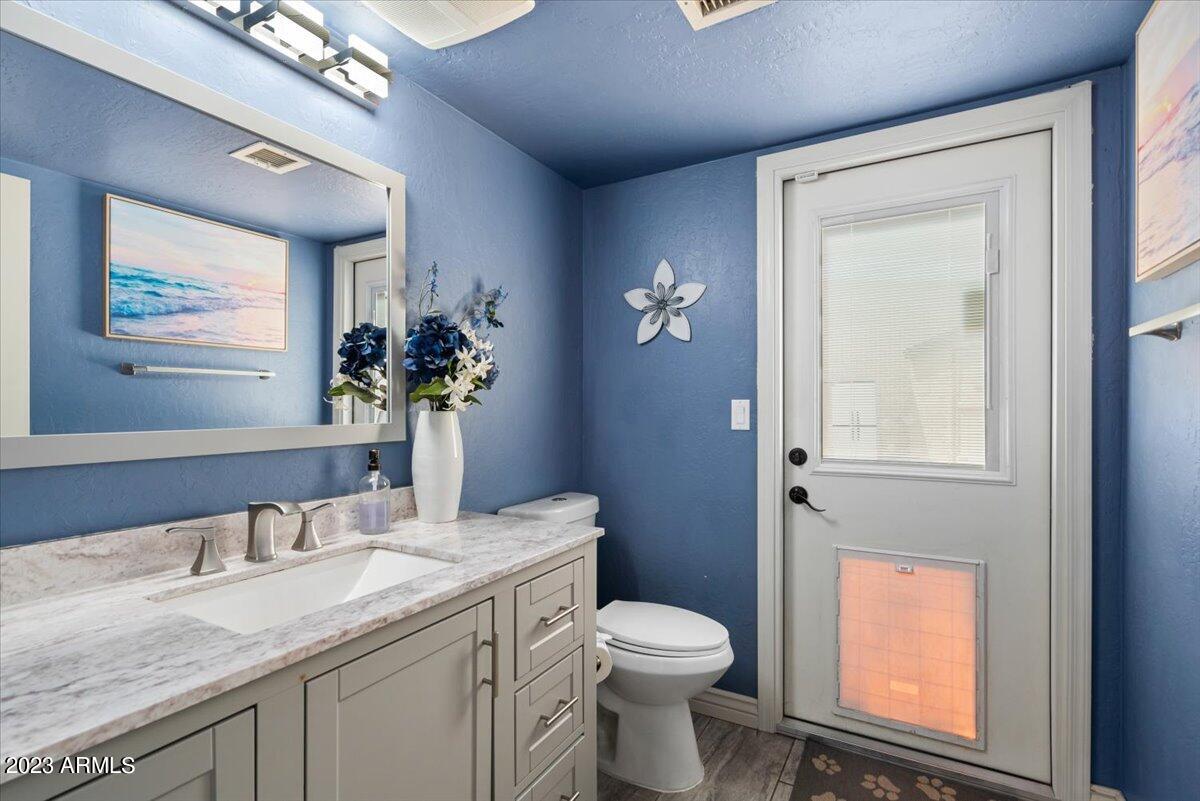 8807 E FLORIADE Drive