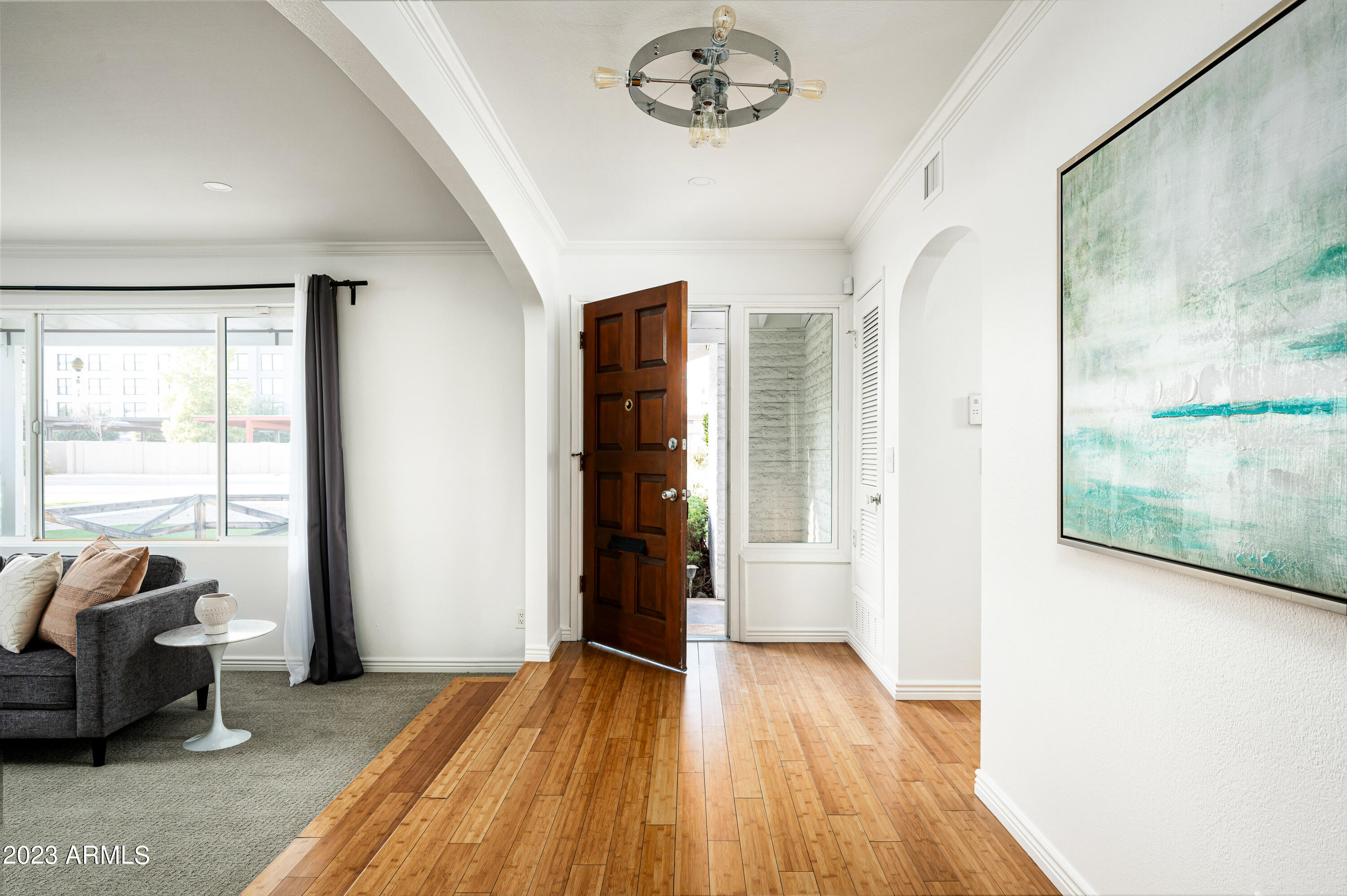 515 W EDGEMONT Avenue