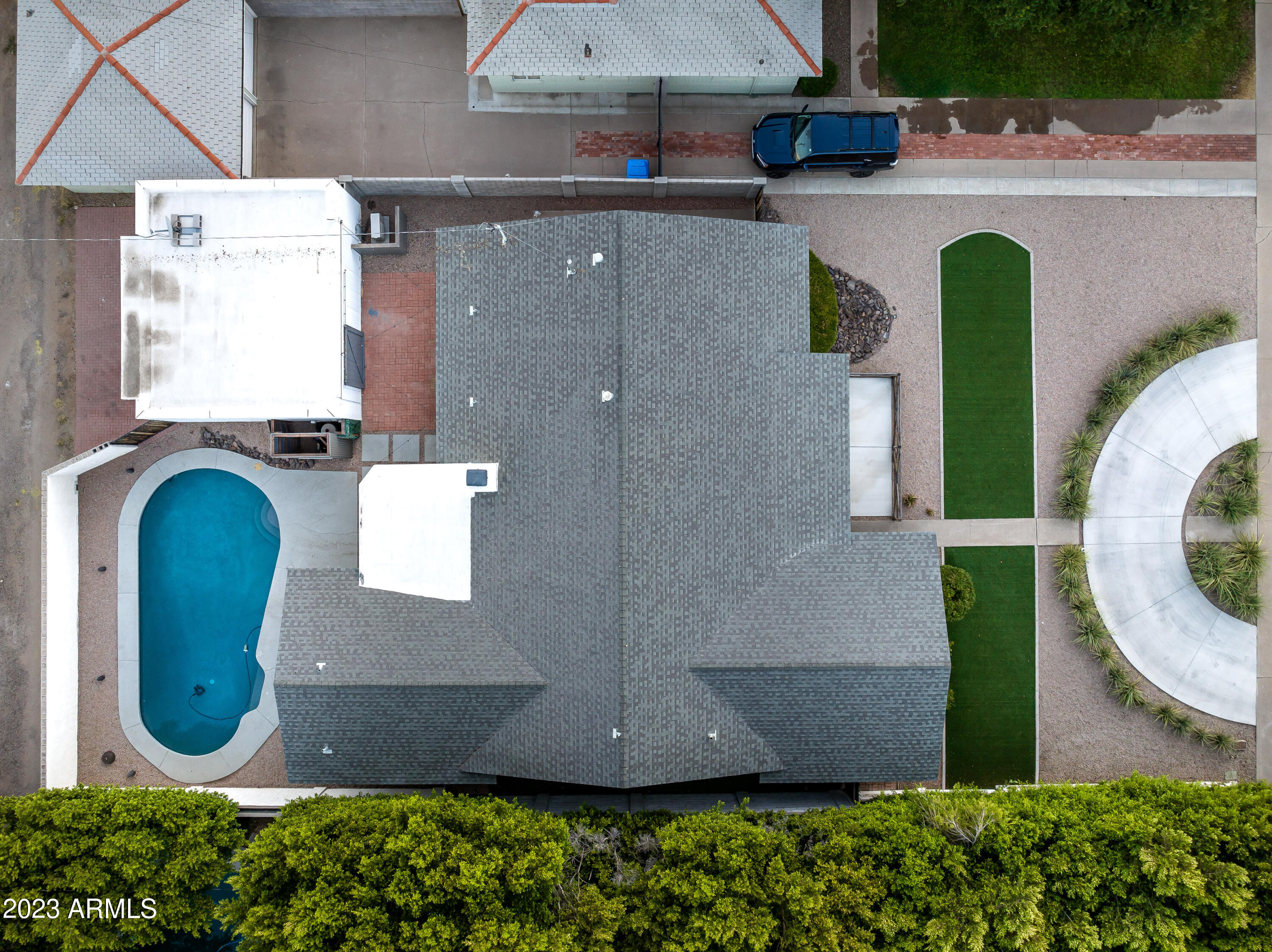 515 W EDGEMONT Avenue