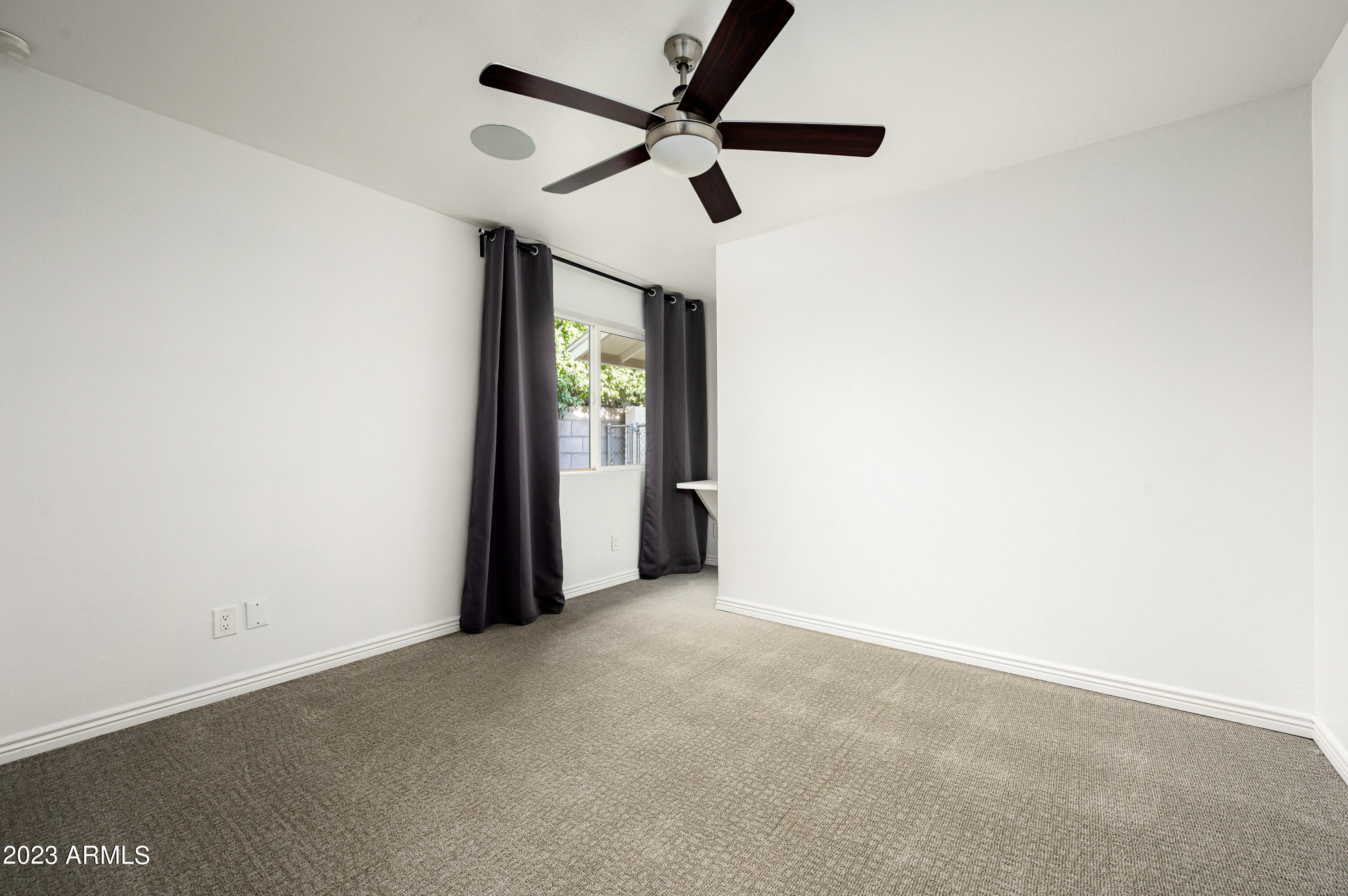 515 W EDGEMONT Avenue
