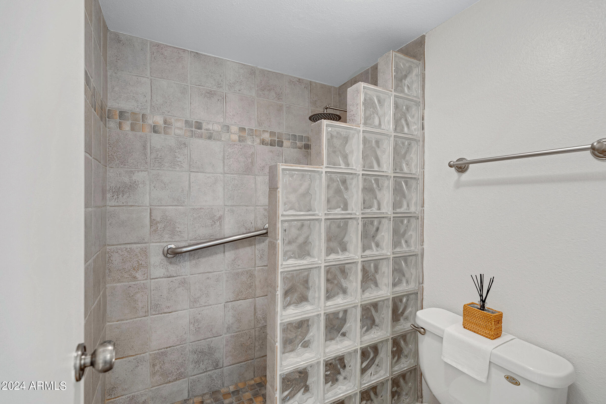 5213 N 24TH Street, 108
