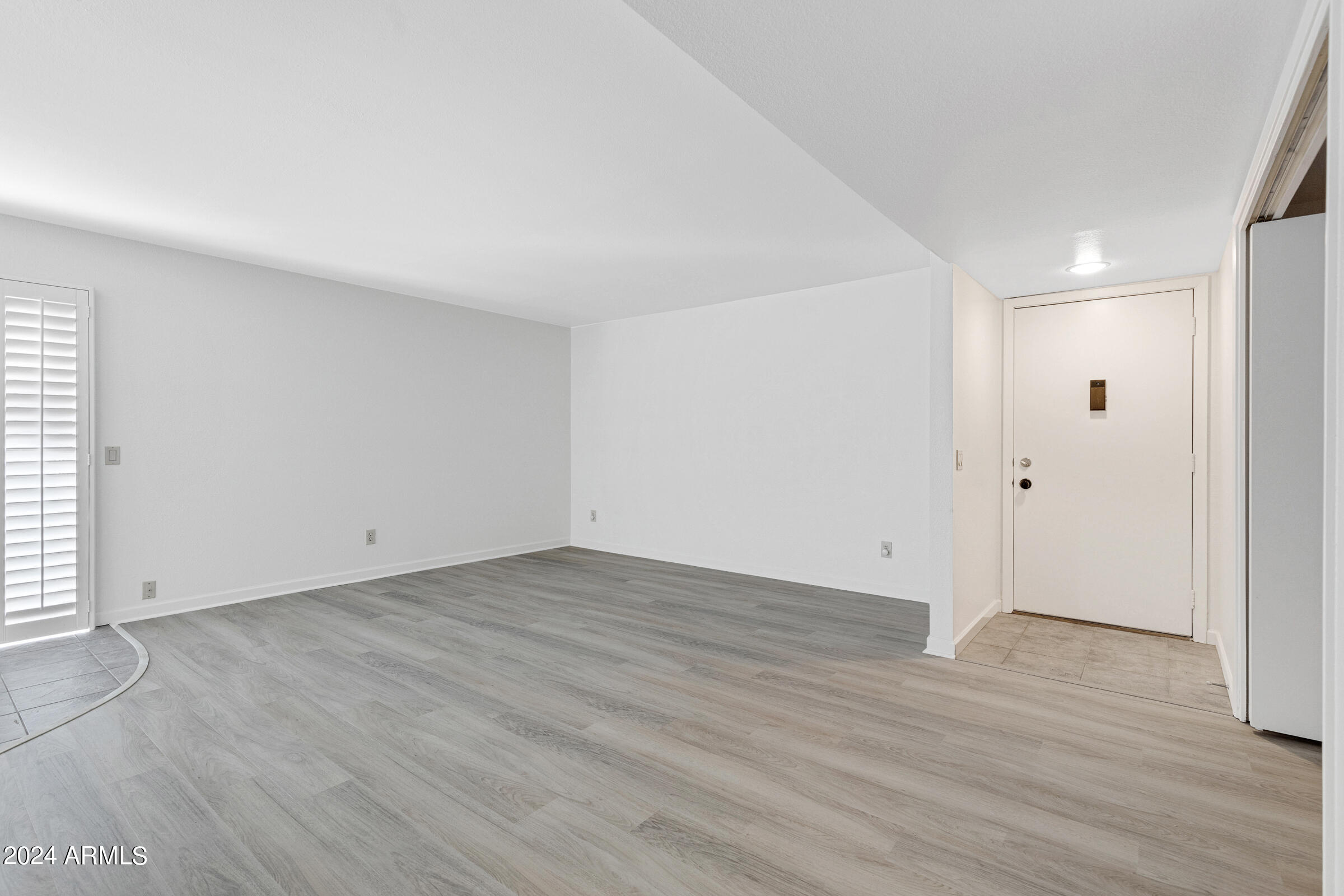 5213 N 24TH Street, 108