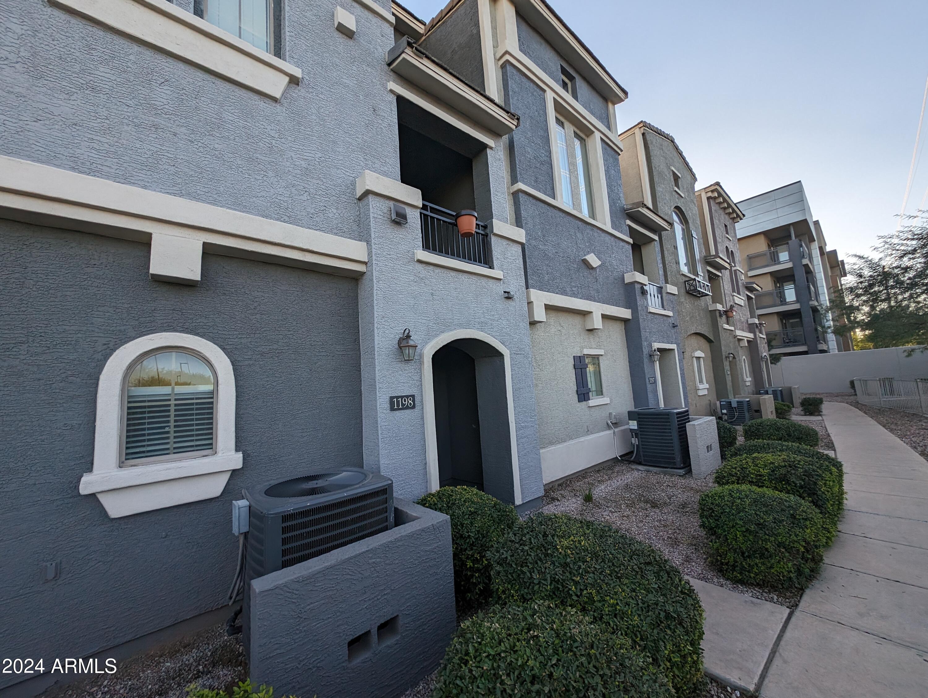 2401 E RIO SALADO Parkway, 1198