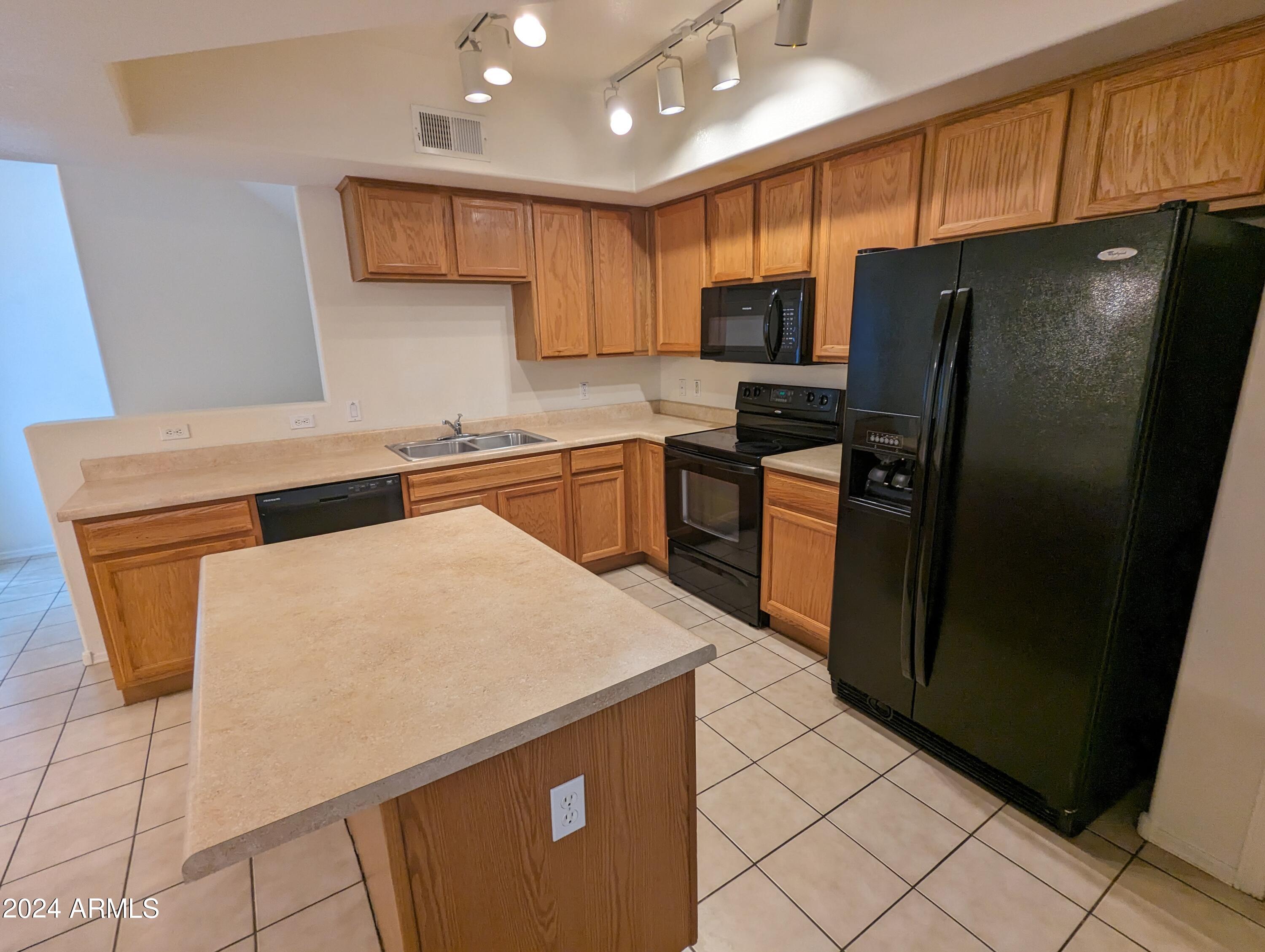 2401 E RIO SALADO Parkway, 1198