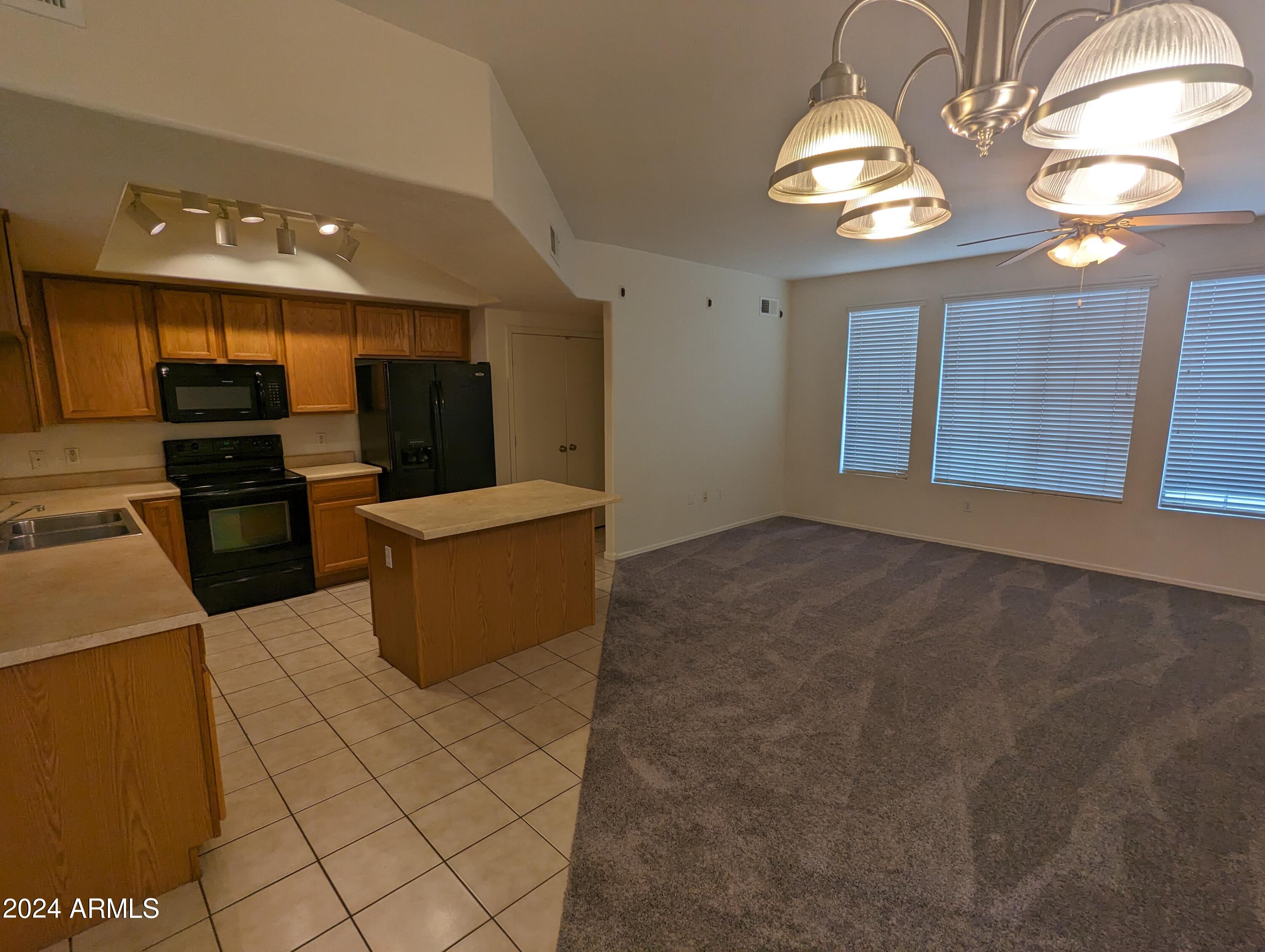 2401 E RIO SALADO Parkway, 1198