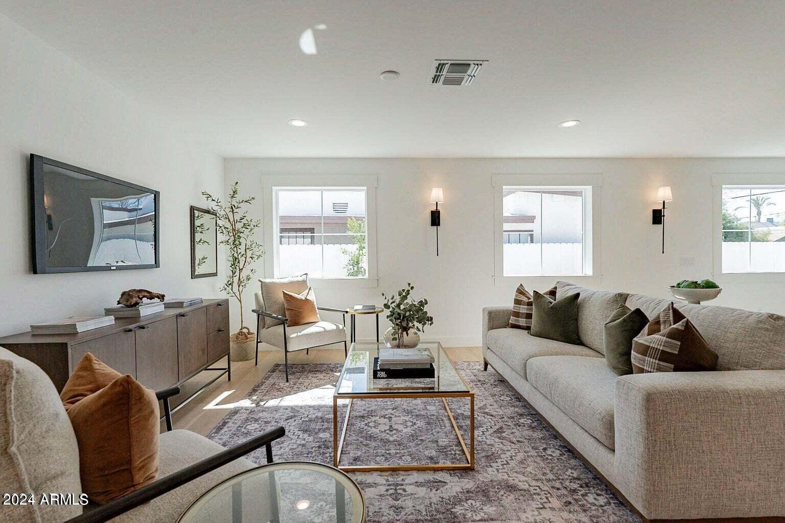 2242 N 11TH Street