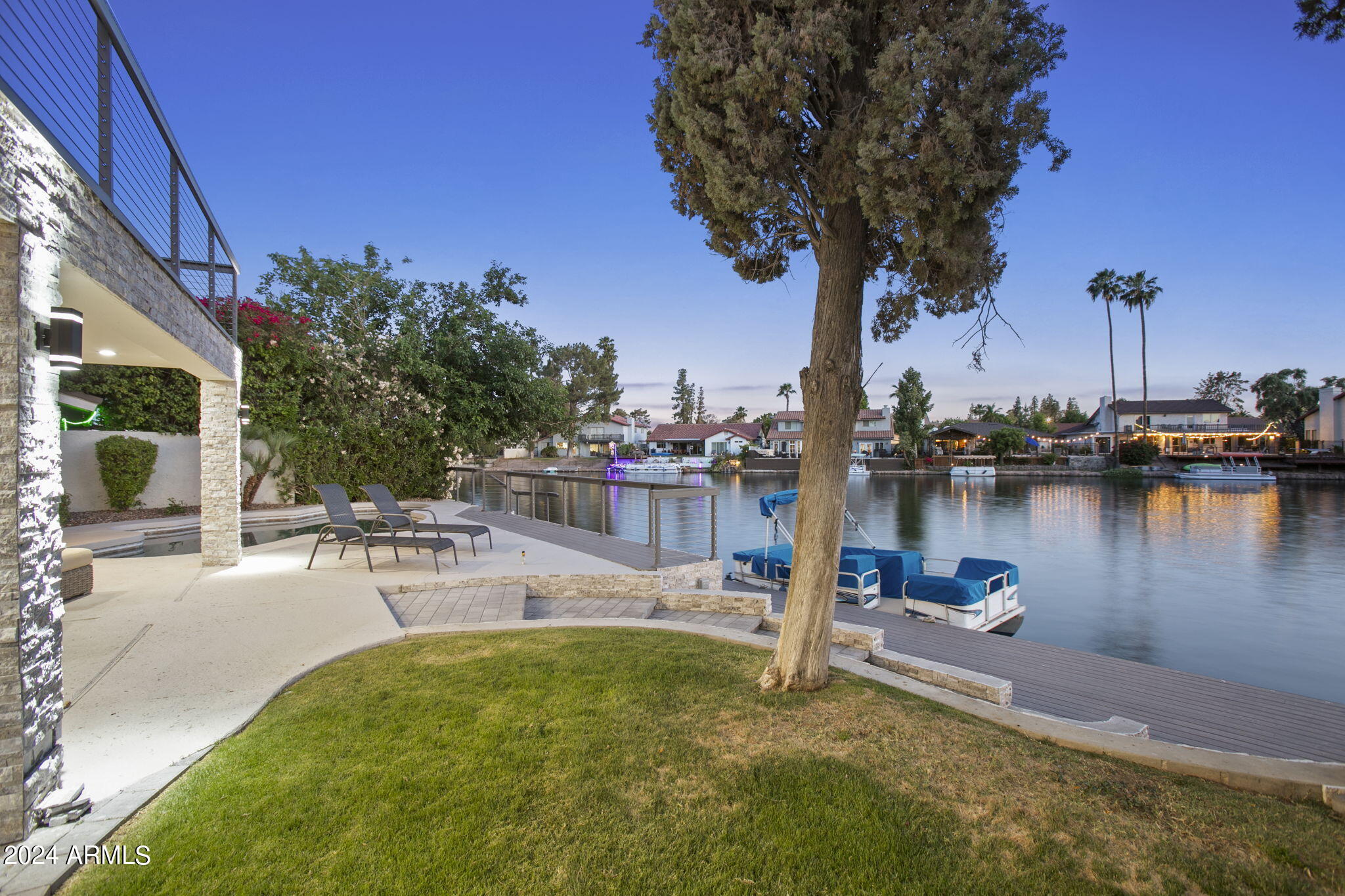 1313 E BAYVIEW Drive