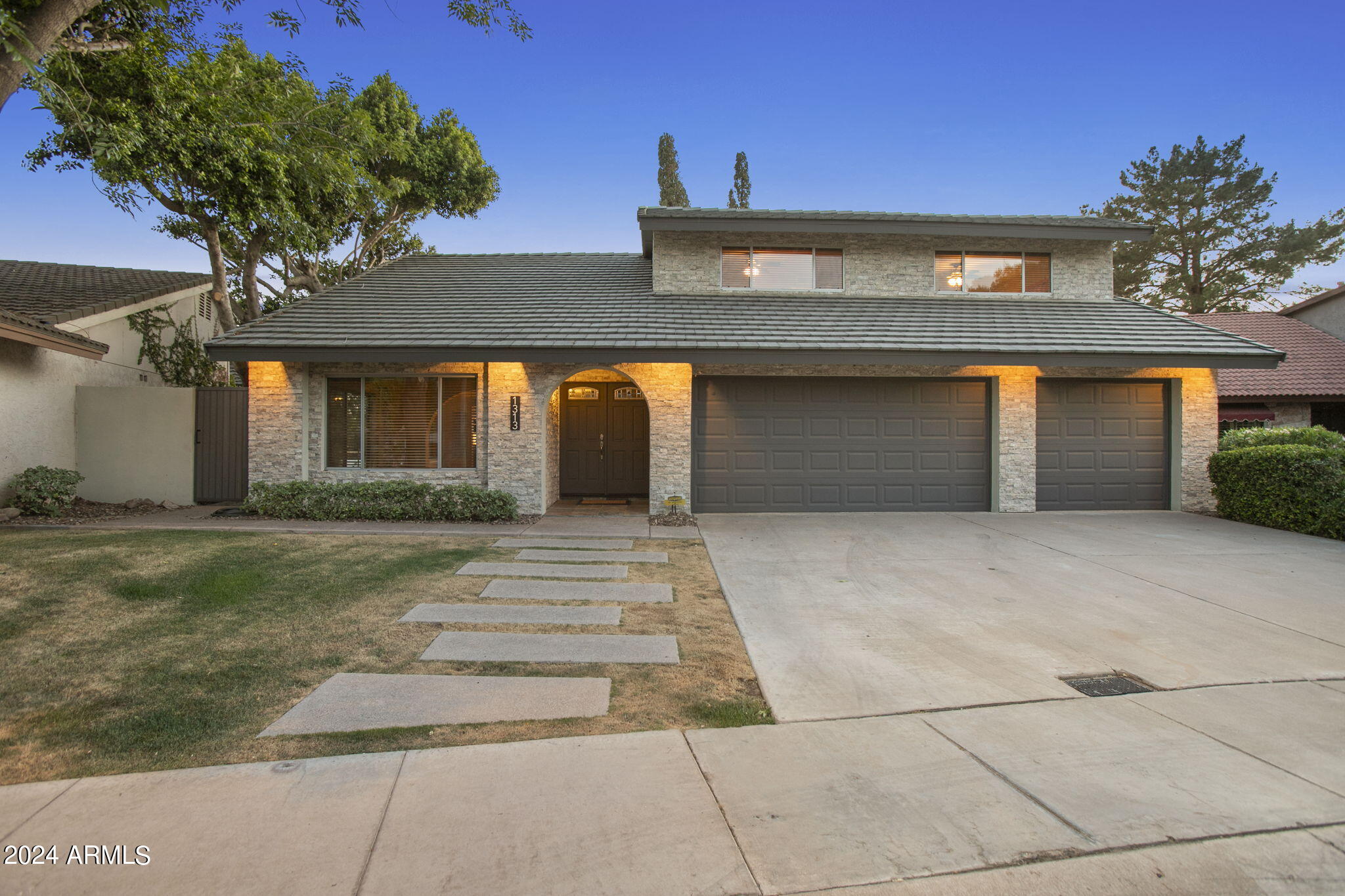 1313 E BAYVIEW Drive