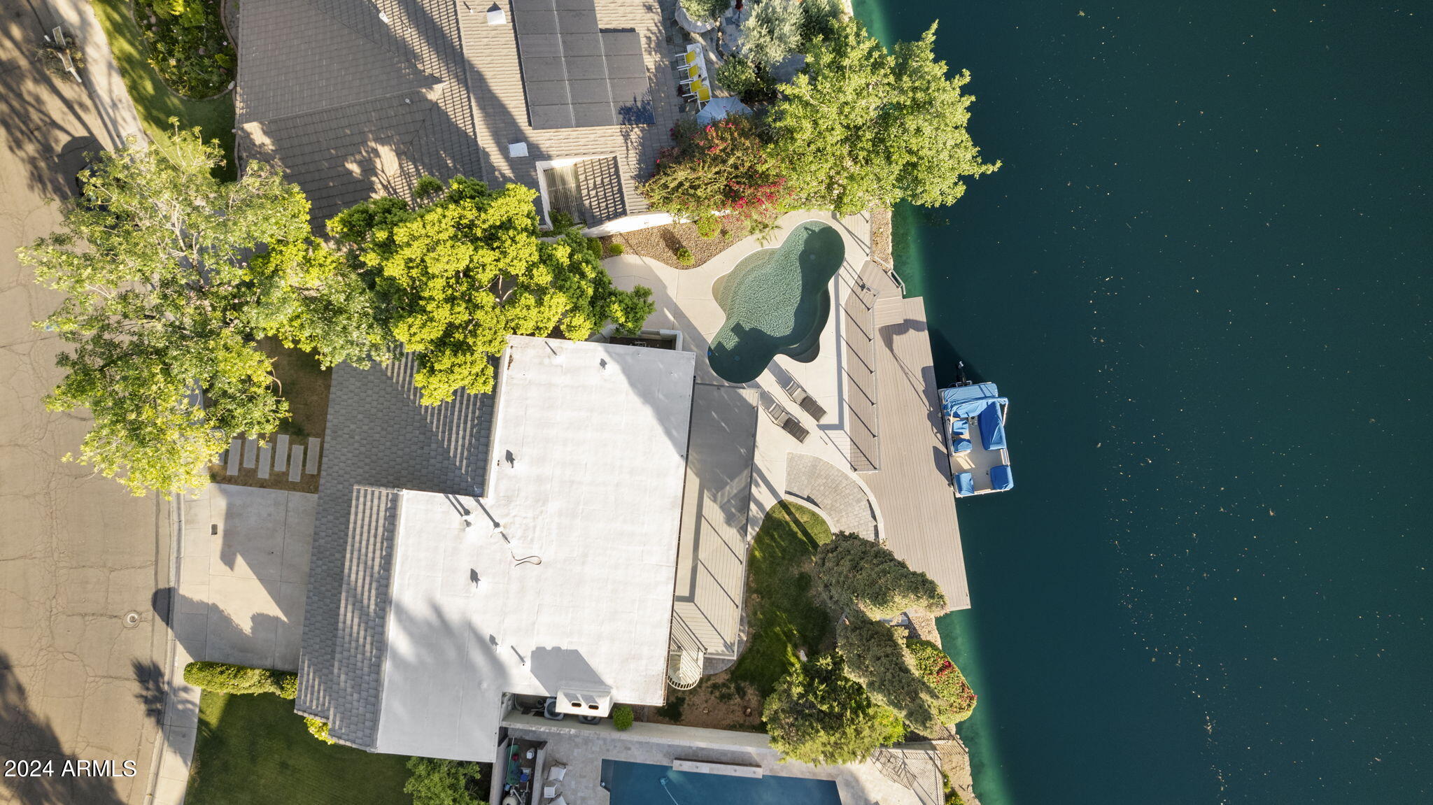 1313 E BAYVIEW Drive