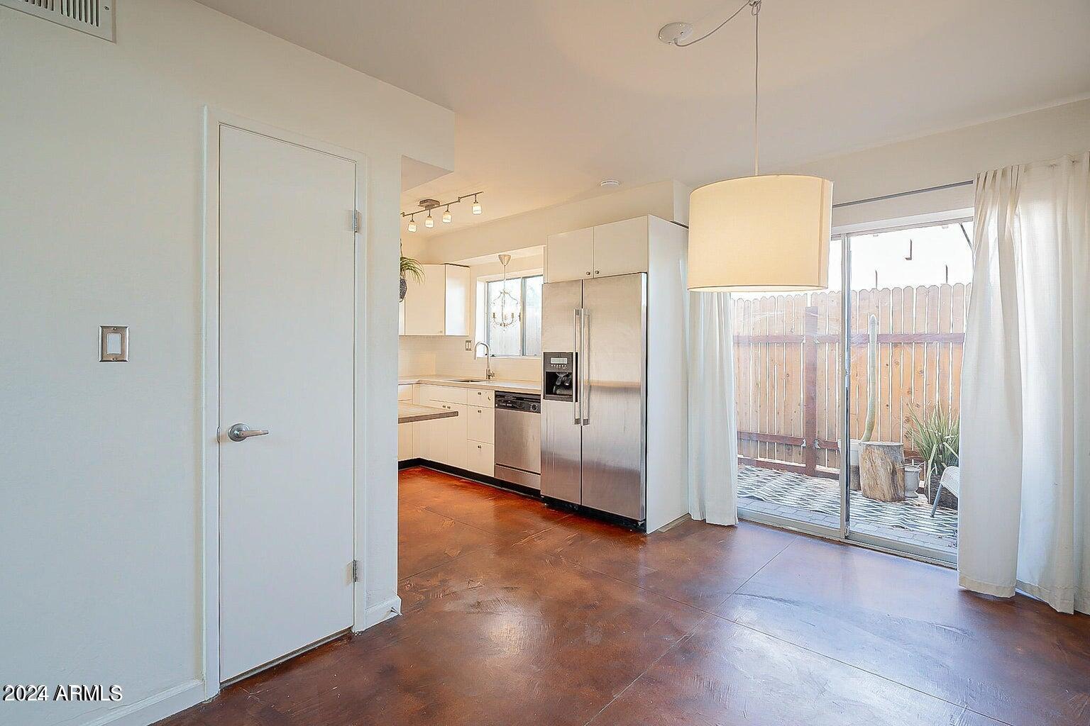 6925 E 4TH Street, 25