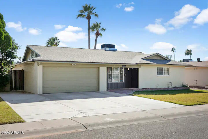 2033 E CARSON Drive