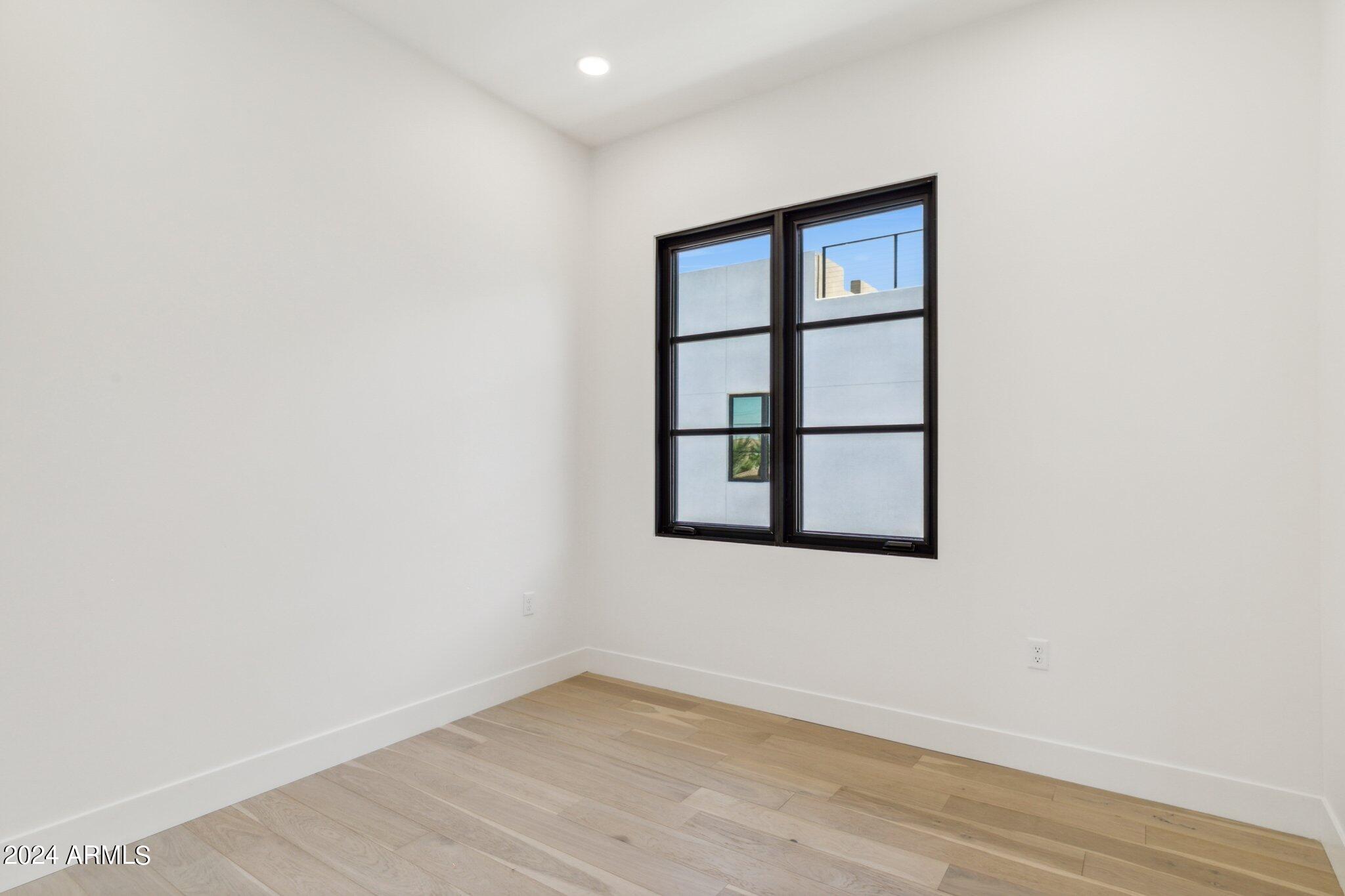 1501 N MILLER Road, 1016