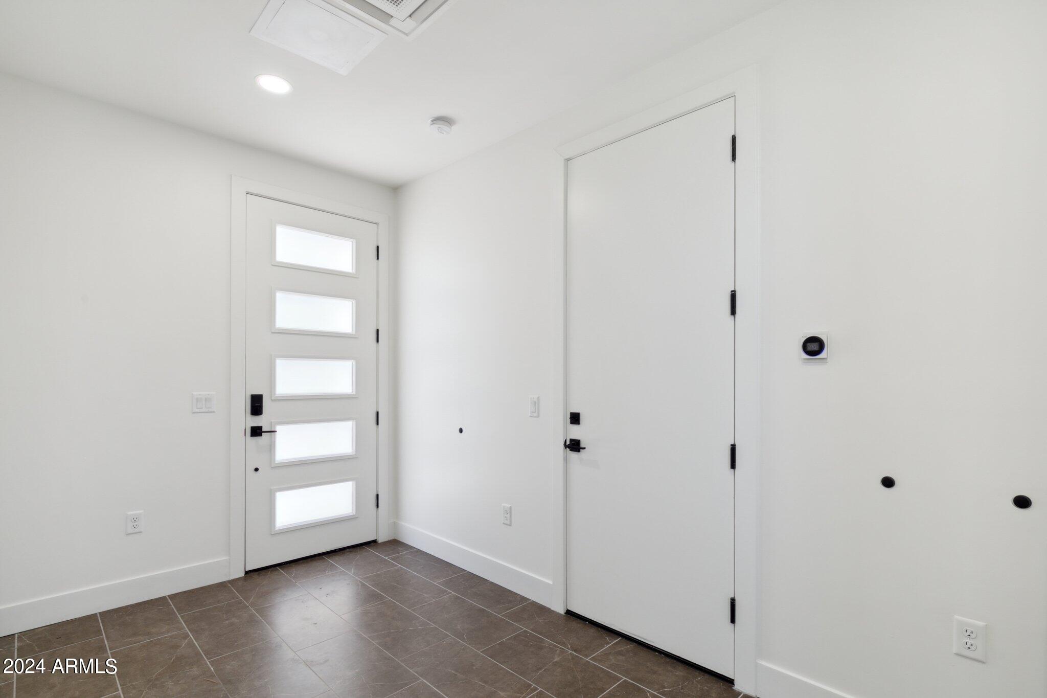 1501 N MILLER Road, 1016