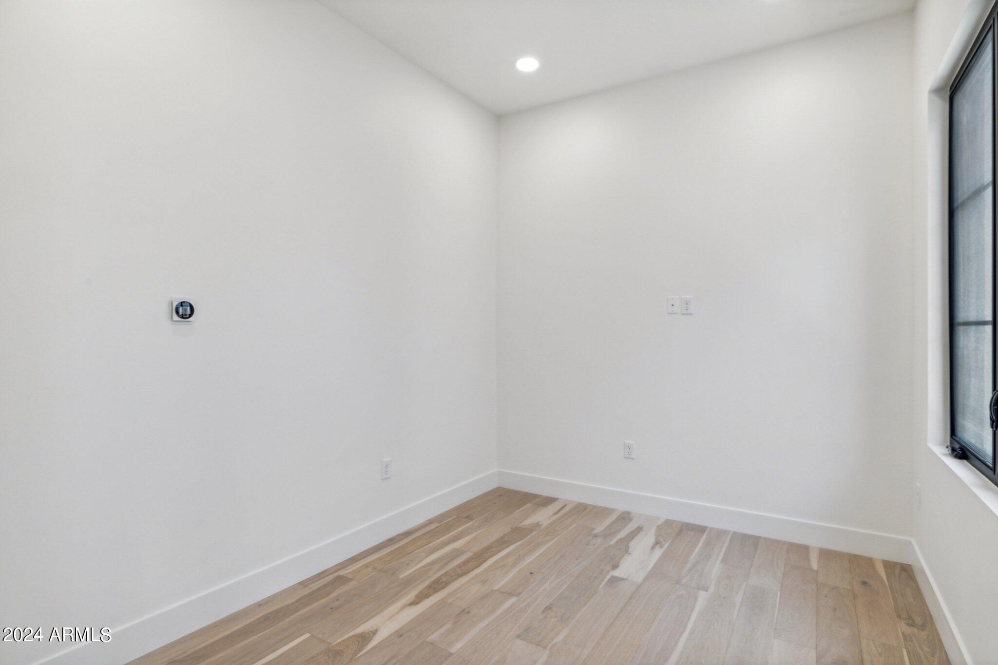 1501 N MILLER Road, 1016