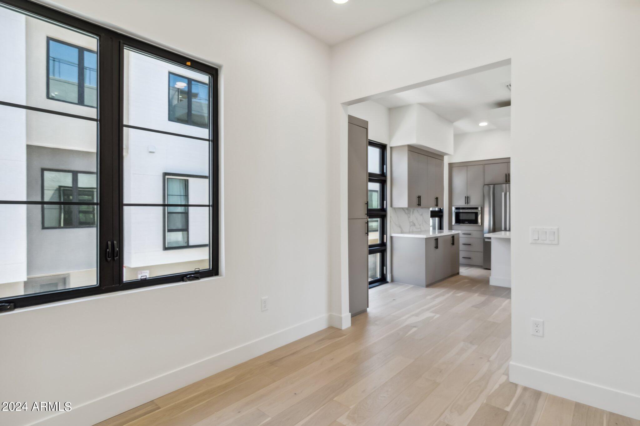 1501 N MILLER Road, 1016