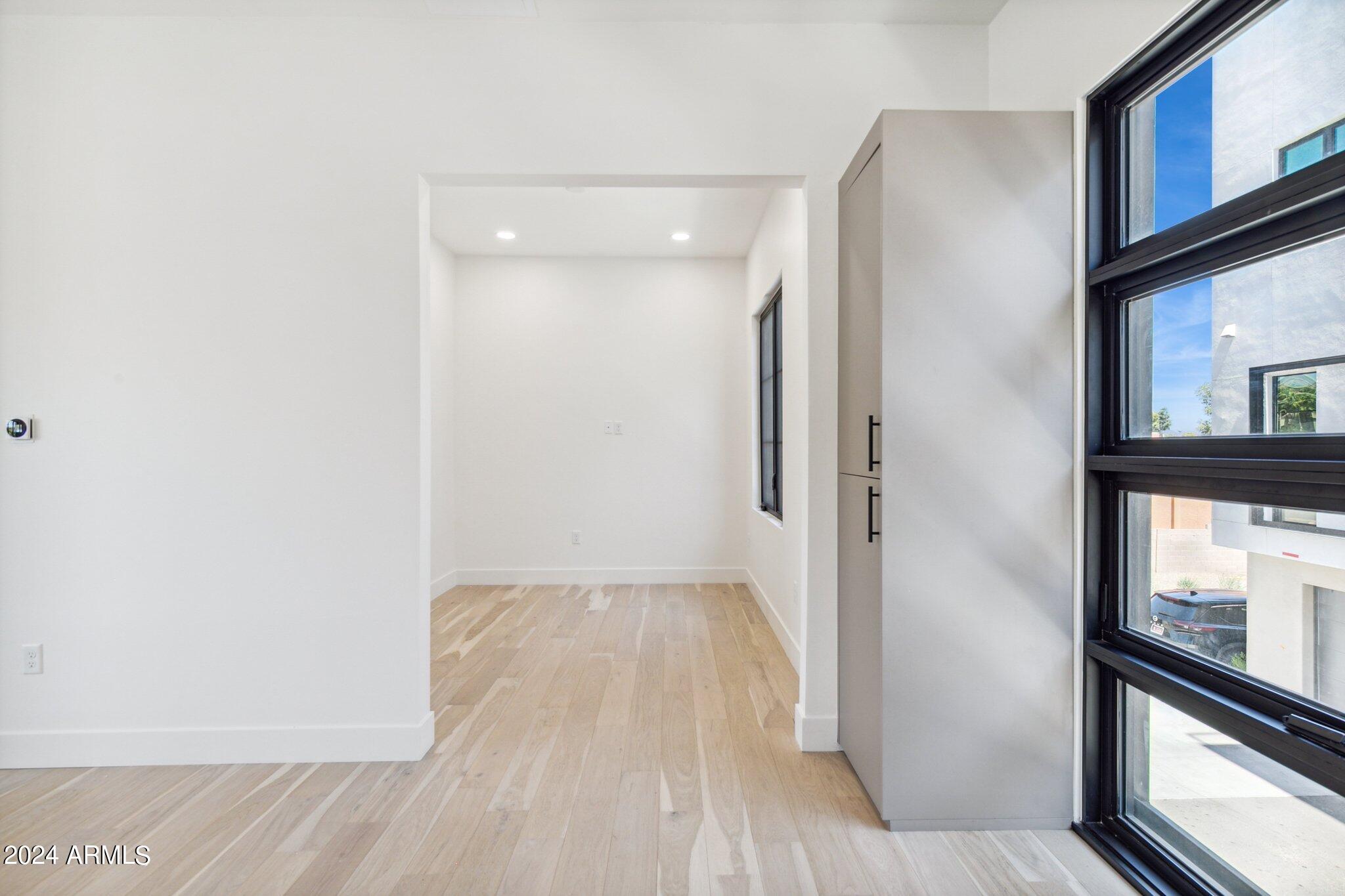 1501 N MILLER Road, 1016