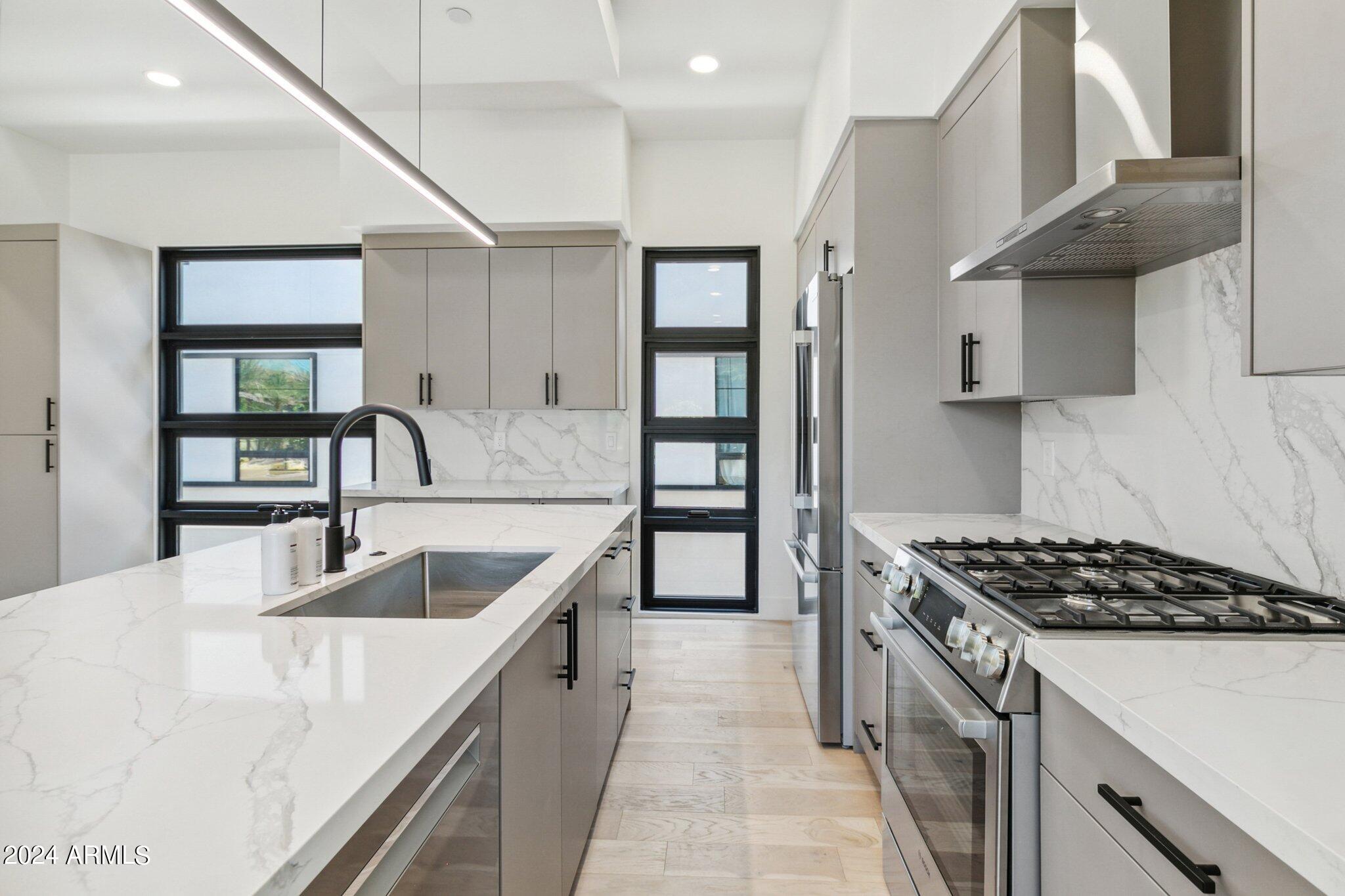 1501 N MILLER Road, 1016