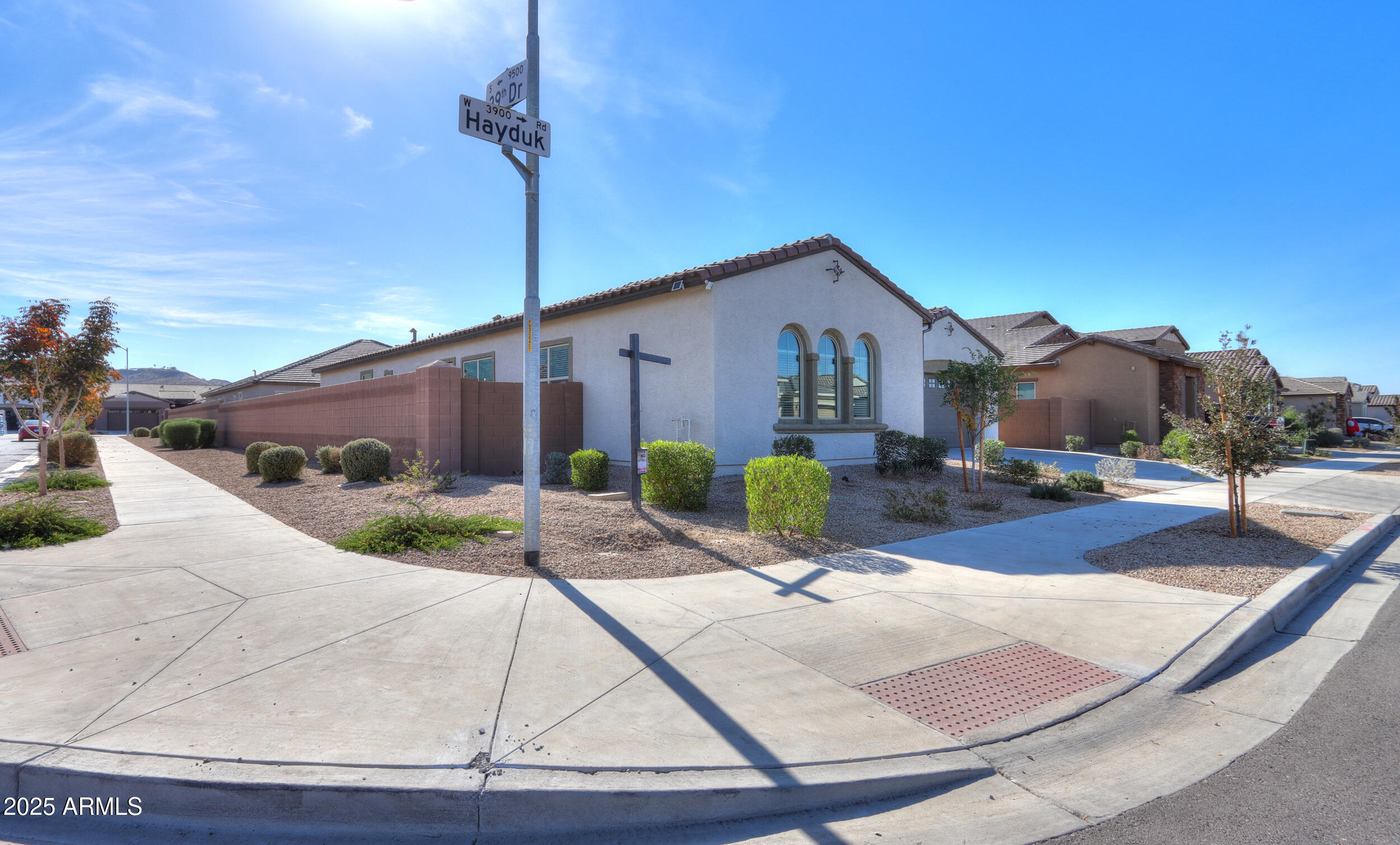3919 W HAYDUK Road