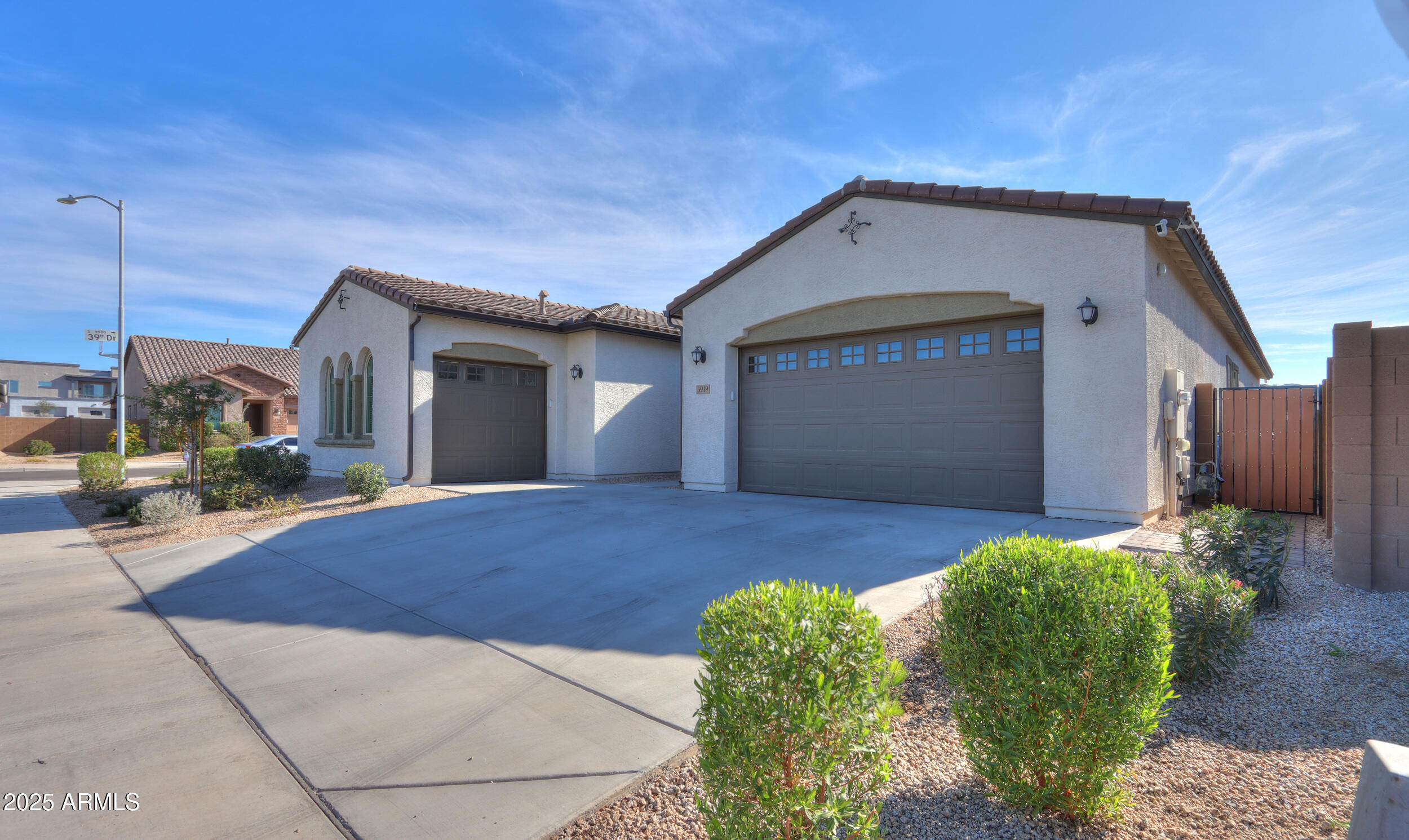 3919 W HAYDUK Road
