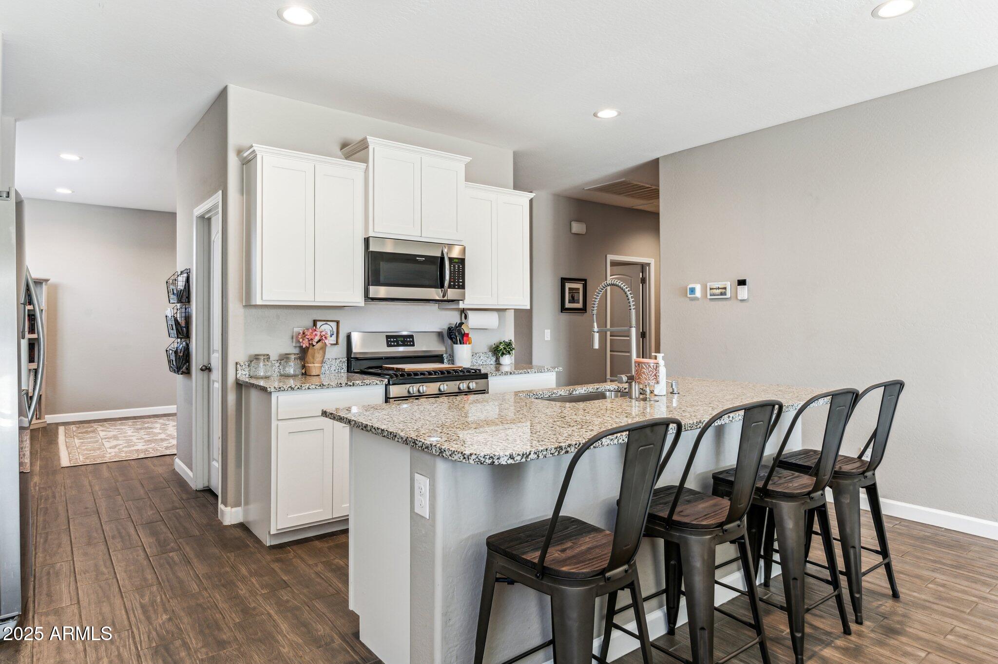 29681 W Columbus Avenue