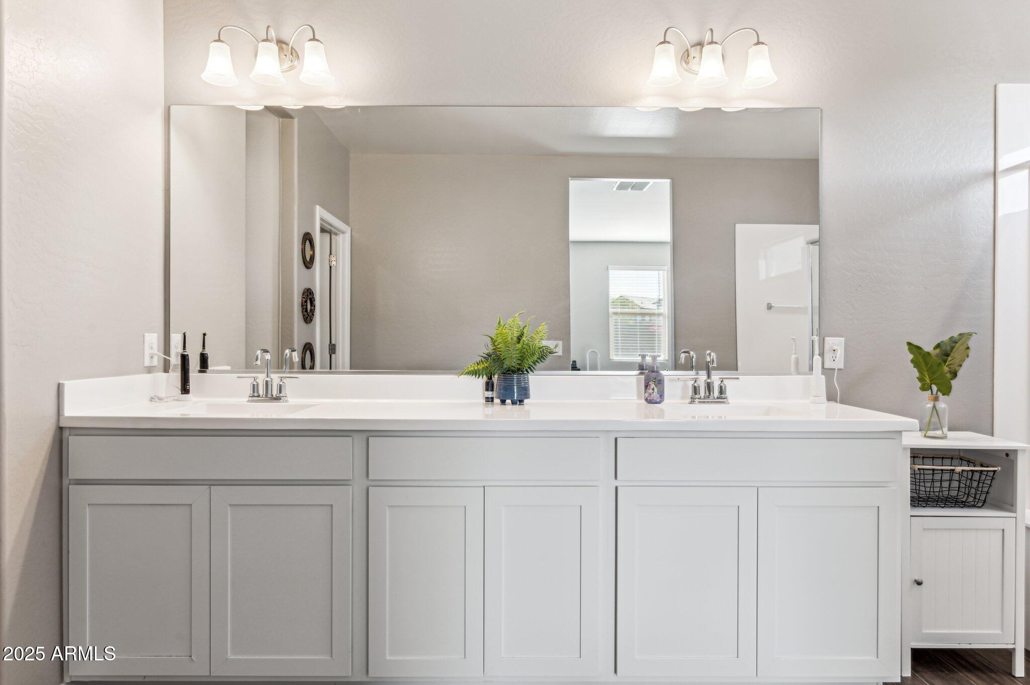 29681 W Columbus Avenue