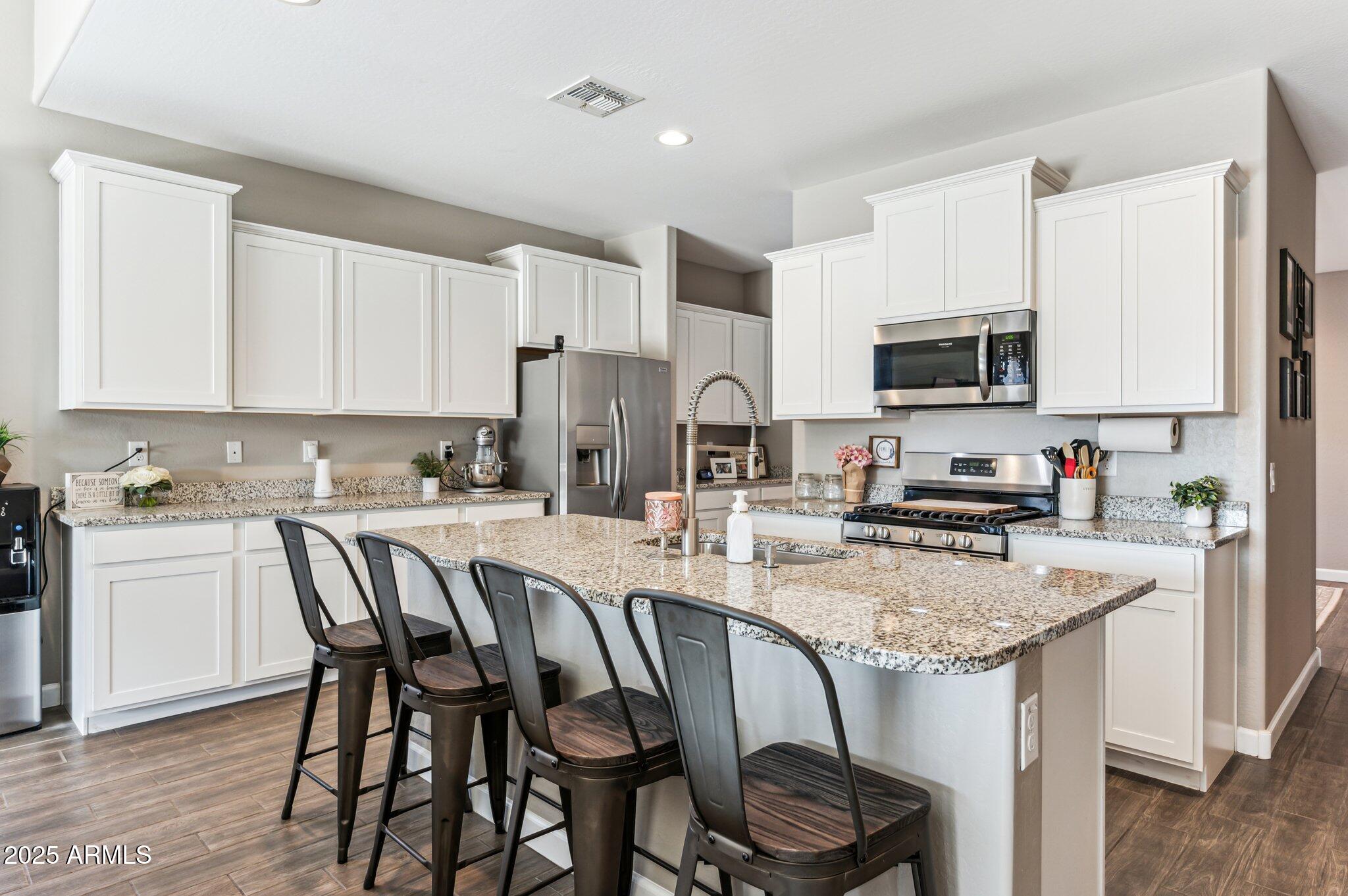 29681 W Columbus Avenue