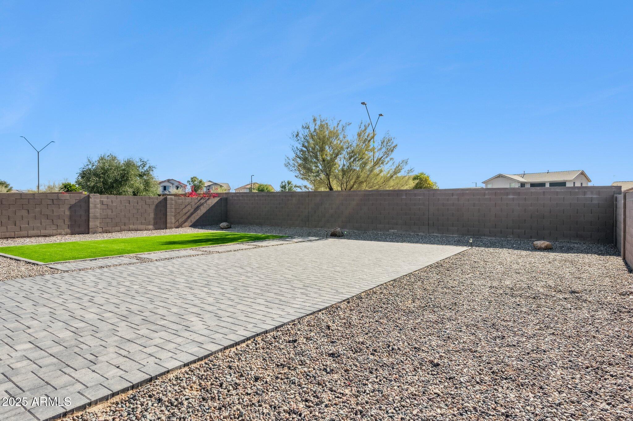 29681 W Columbus Avenue