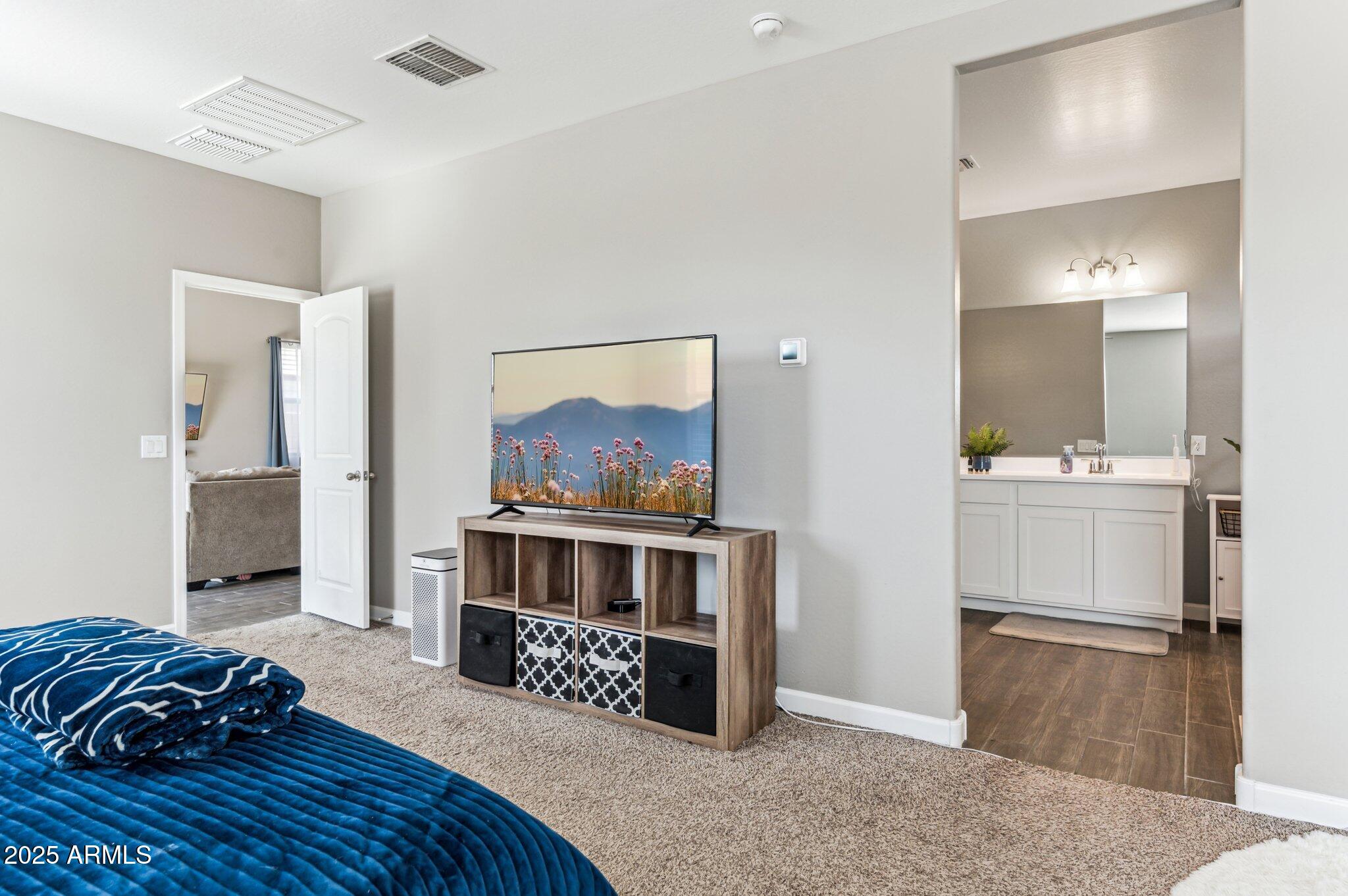 29681 W Columbus Avenue