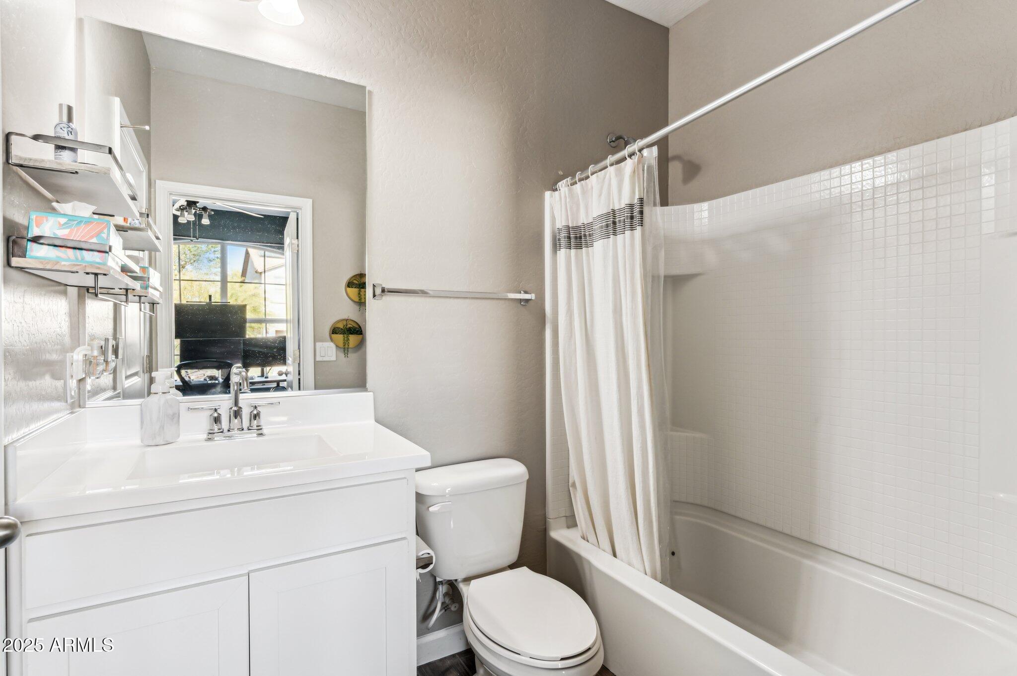 29681 W Columbus Avenue