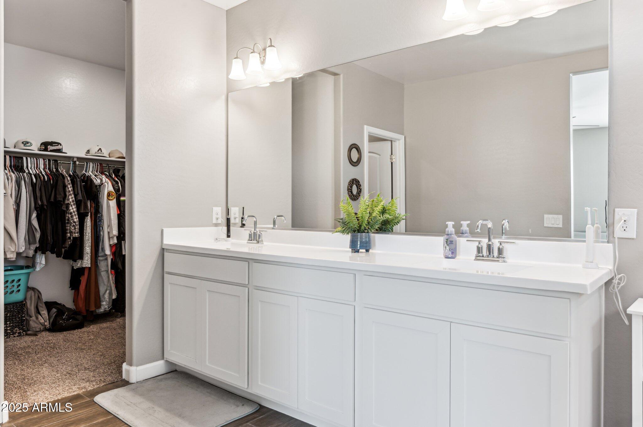 29681 W Columbus Avenue