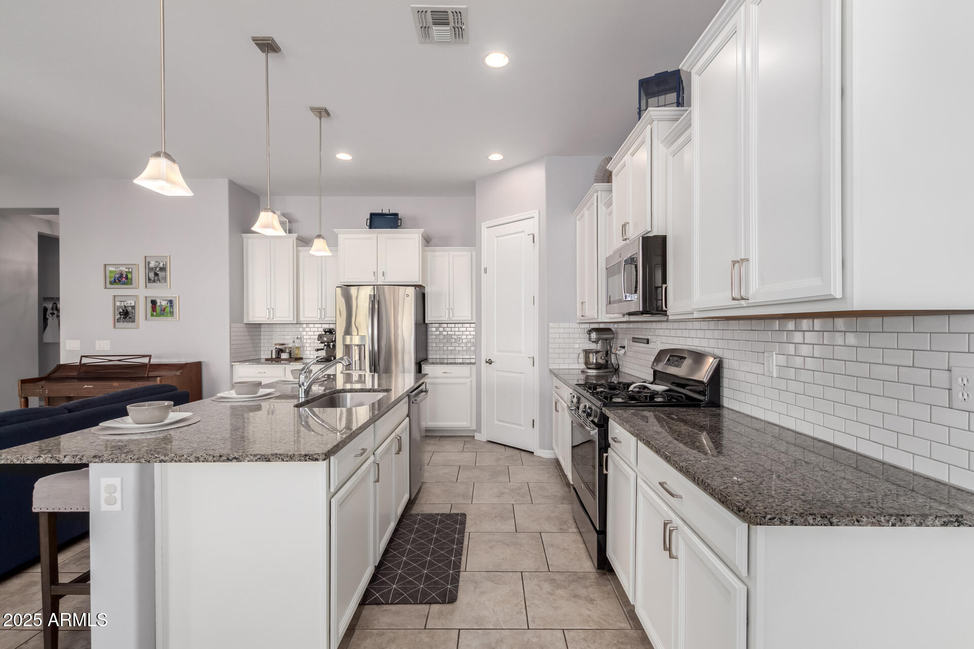 10532 E PALLADIUM Drive