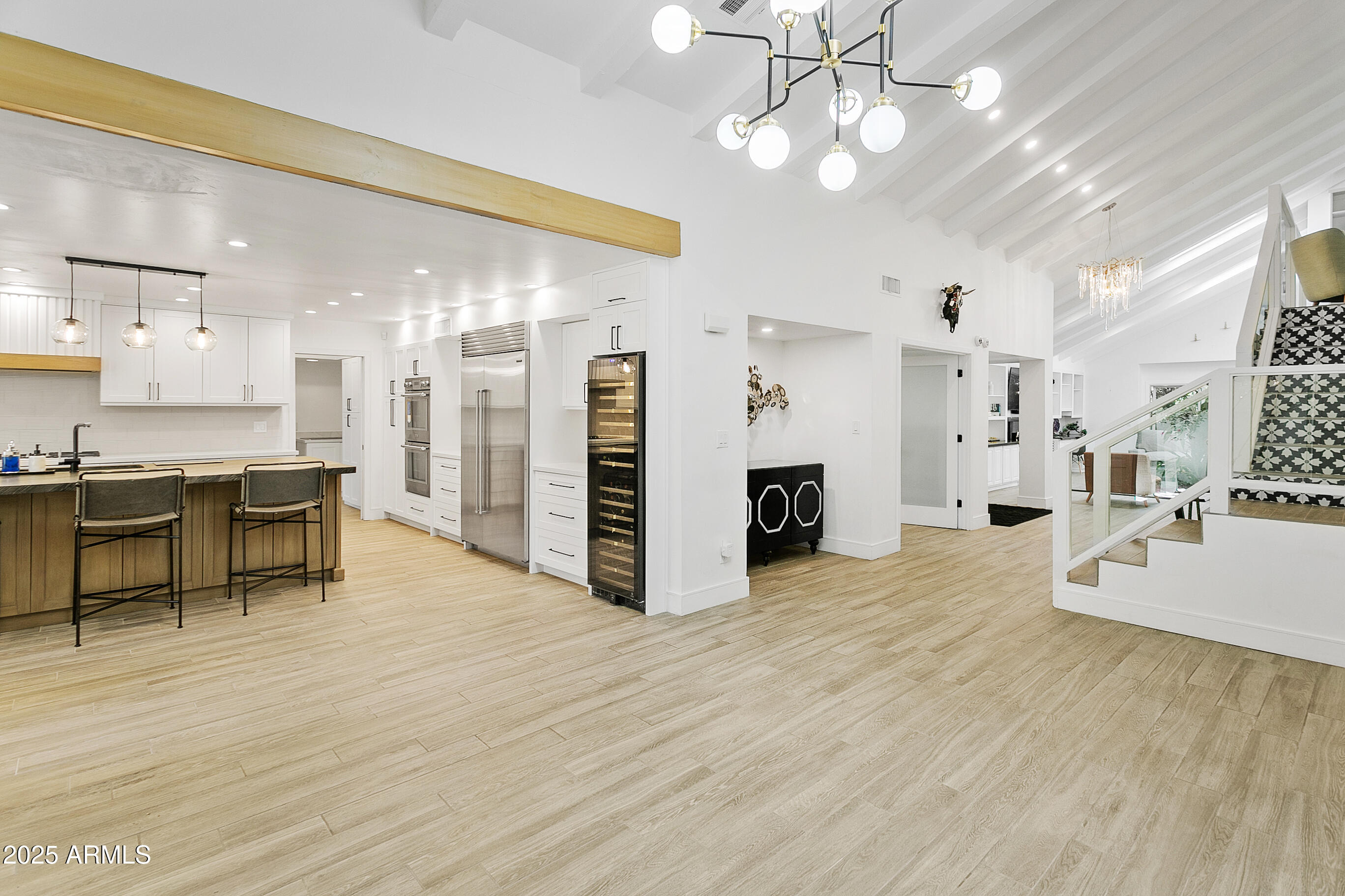 2108 E PASADENA Avenue