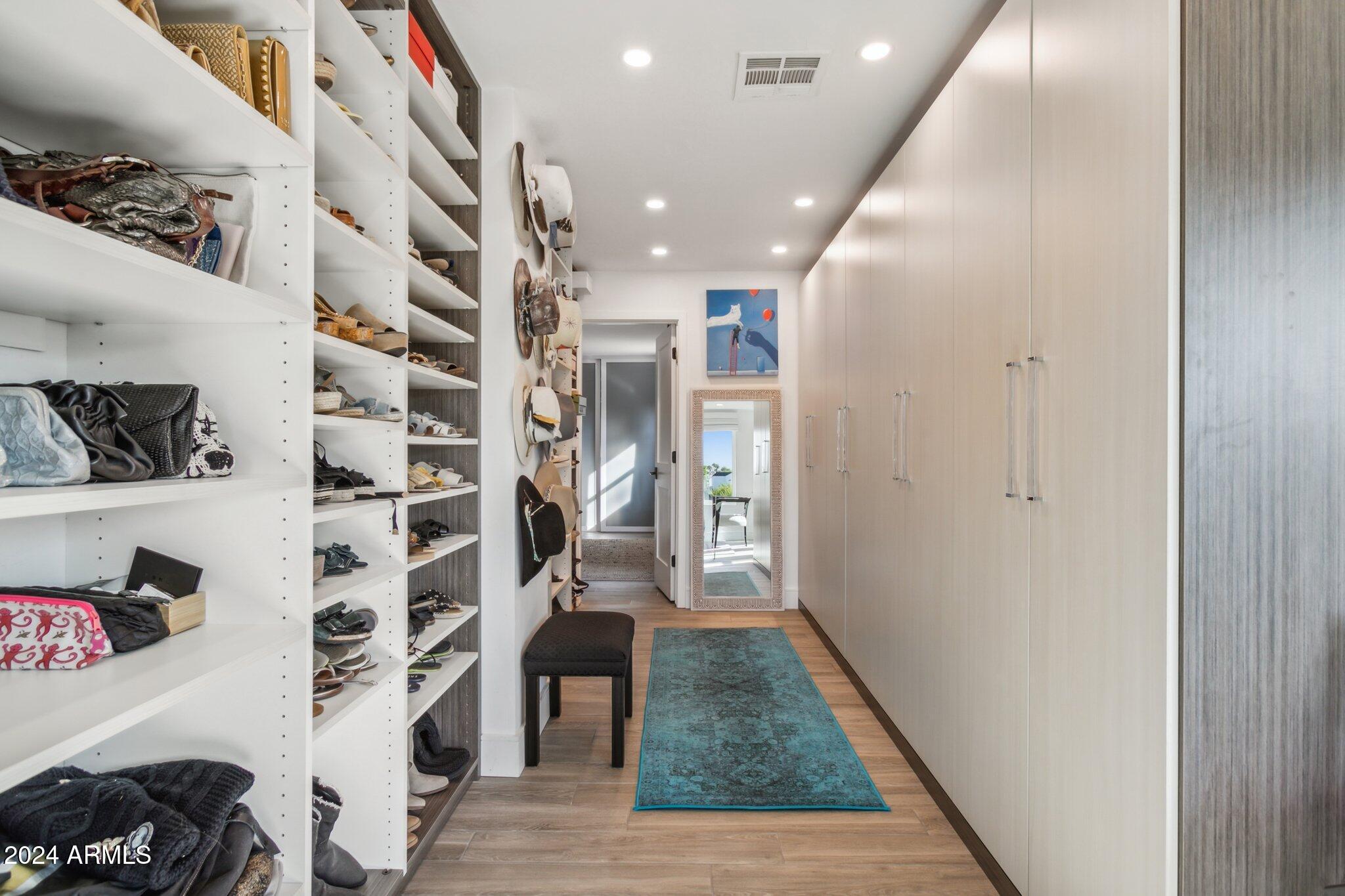 2108 E PASADENA Avenue