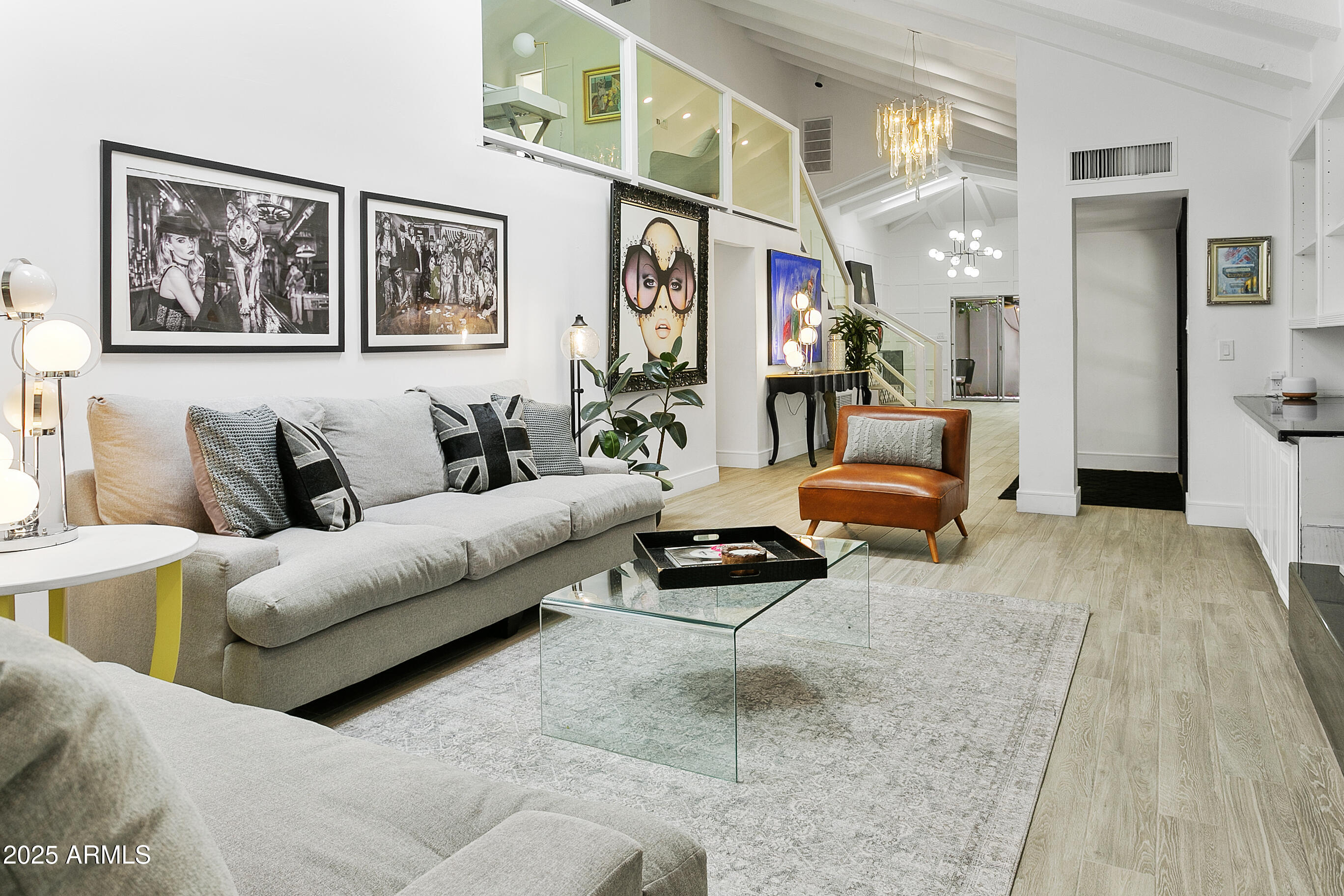 2108 E PASADENA Avenue