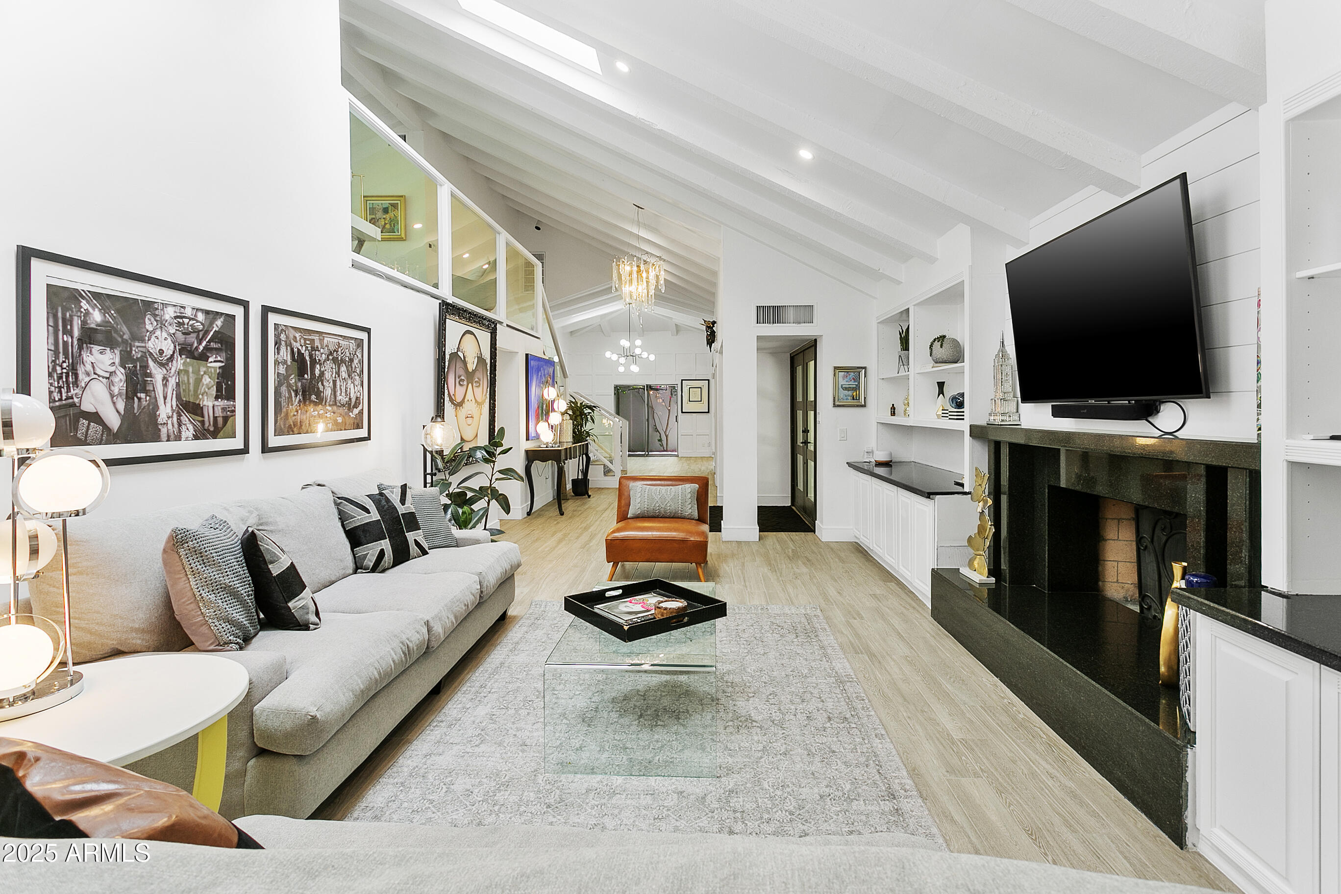 2108 E PASADENA Avenue