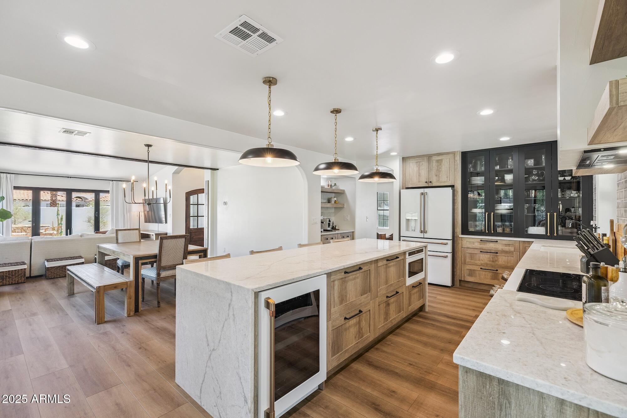 5556 E SANDRA Terrace