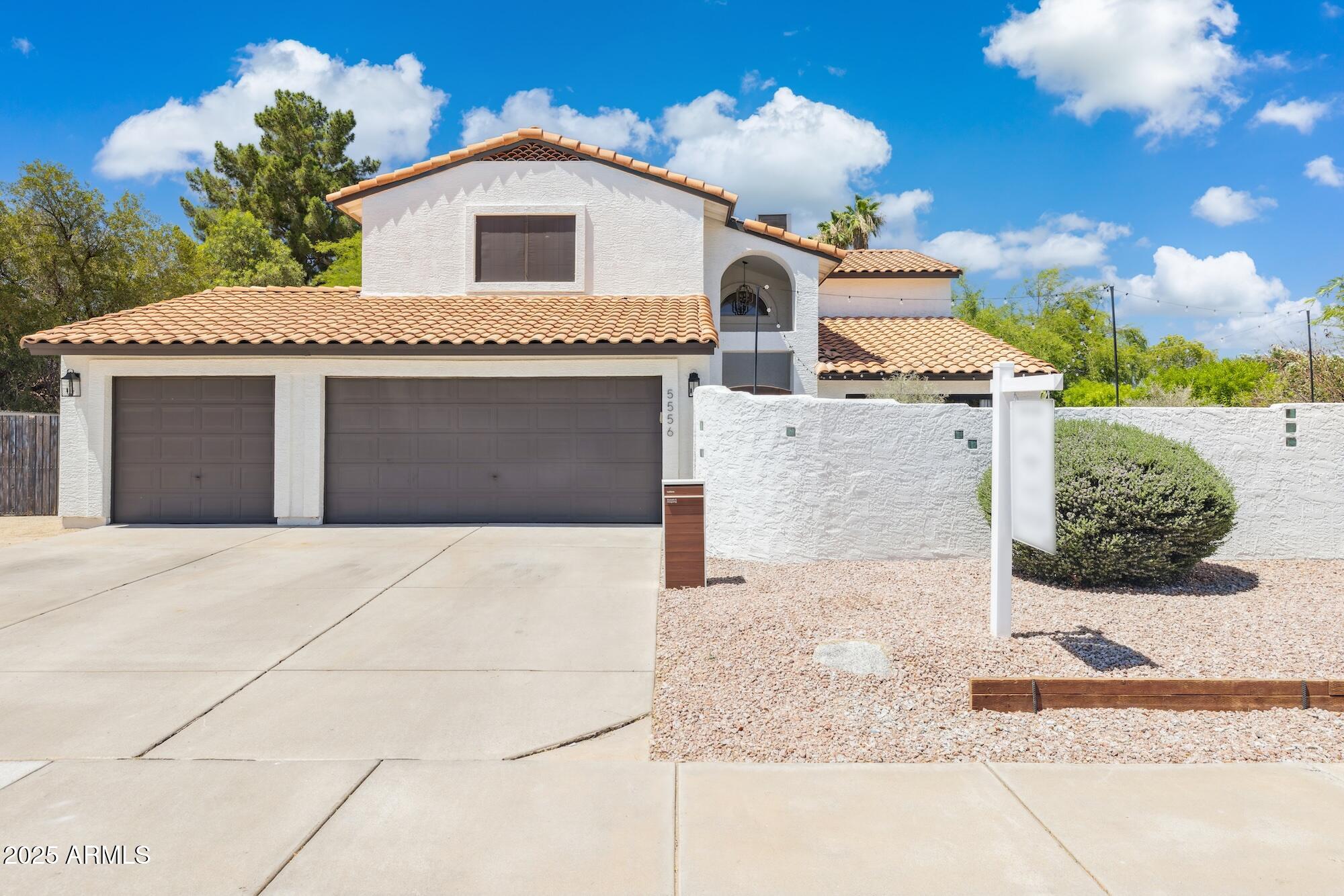 5556 E SANDRA Terrace