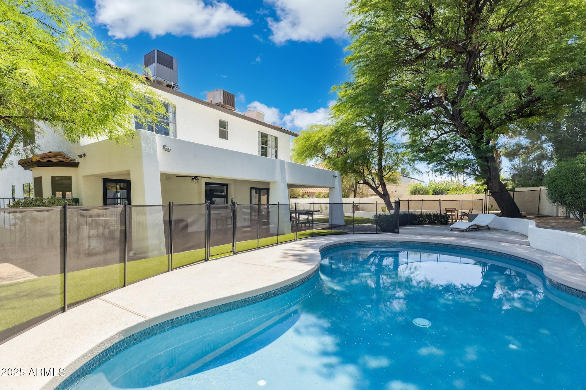 5556 E SANDRA Terrace