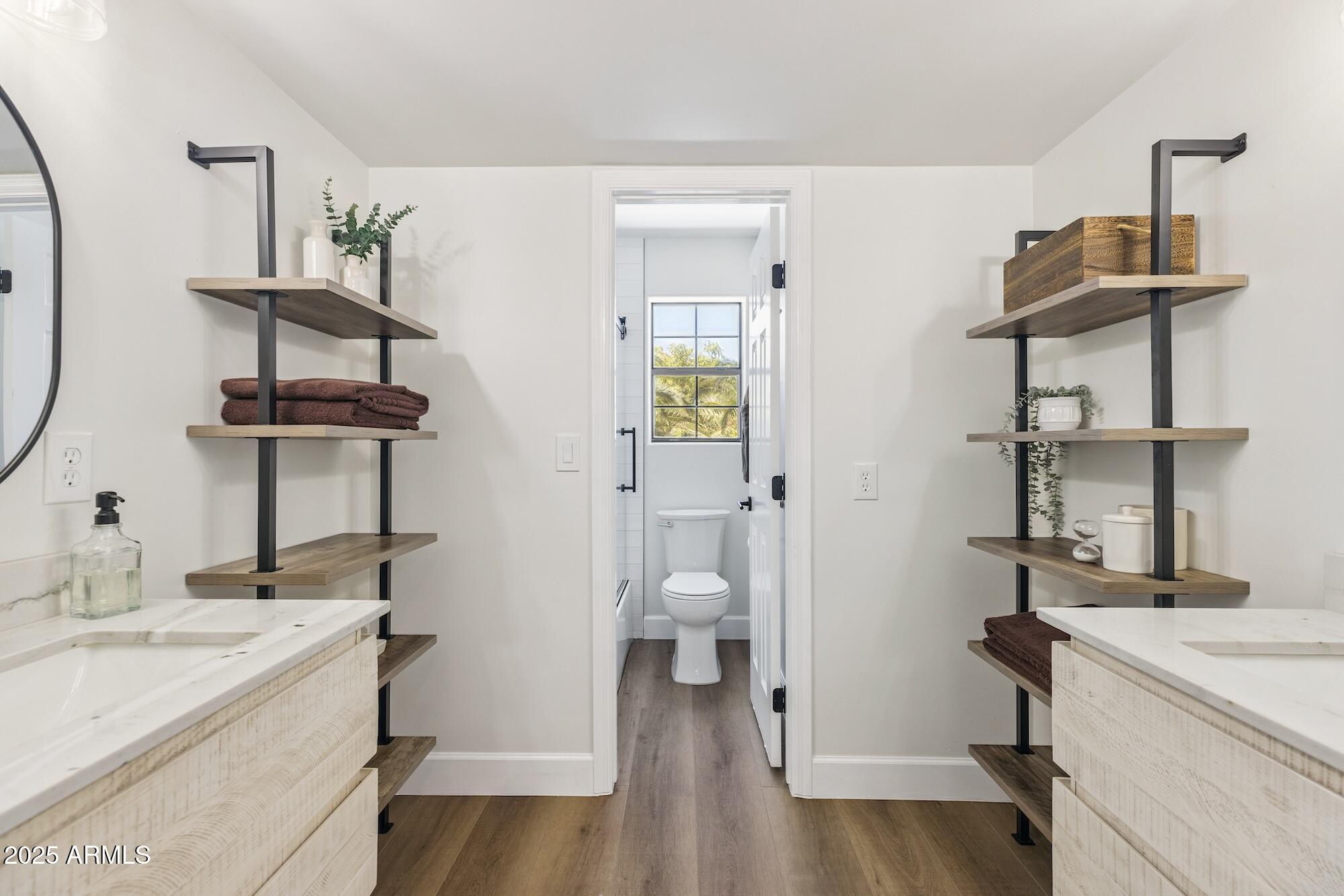 5556 E SANDRA Terrace