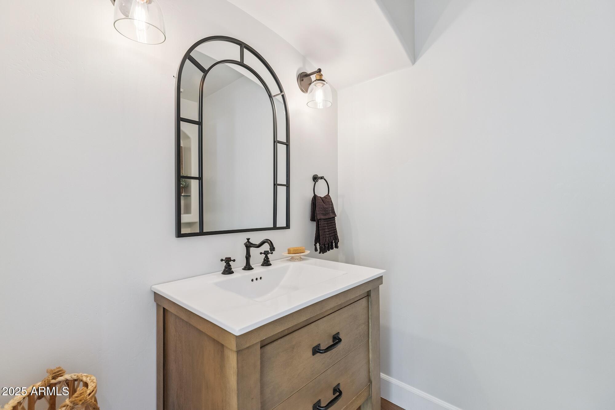 5556 E SANDRA Terrace