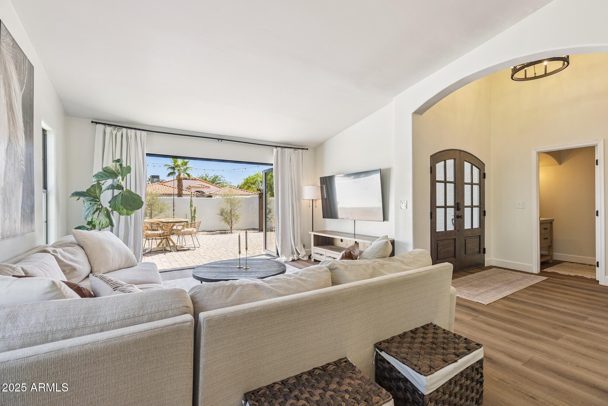 5556 E SANDRA Terrace