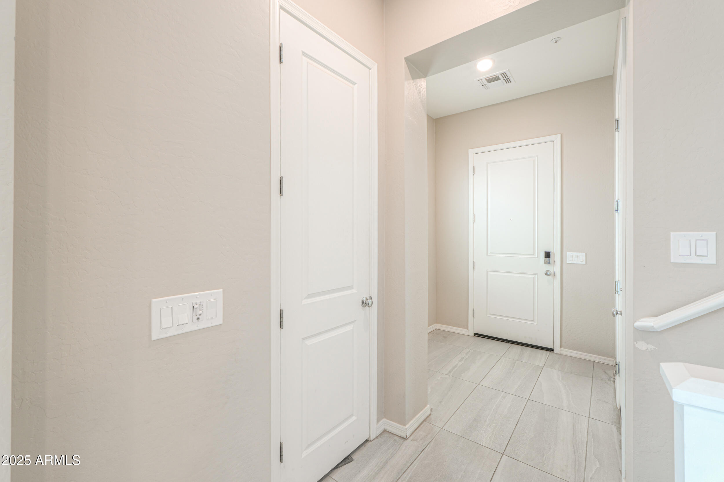 281 E SHAMROCK Drive