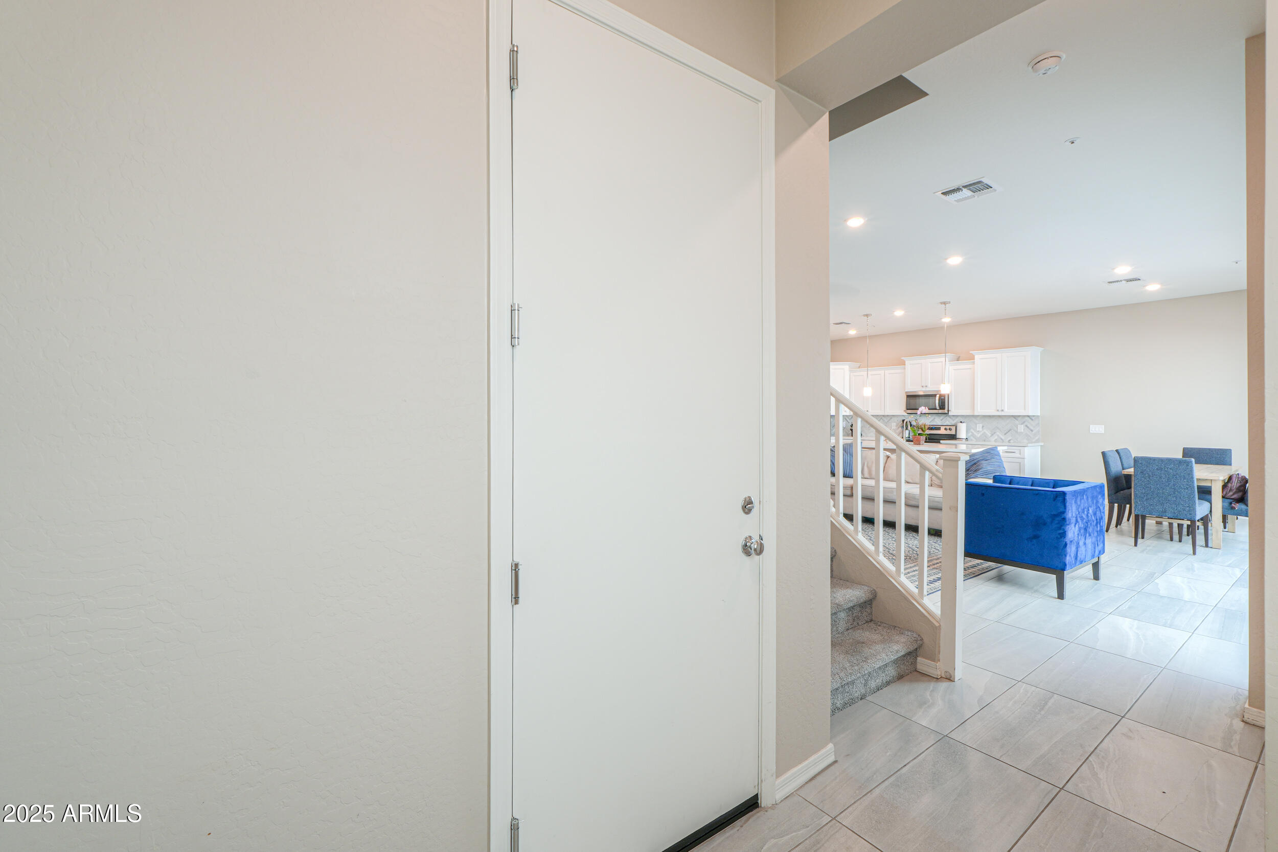 281 E SHAMROCK Drive