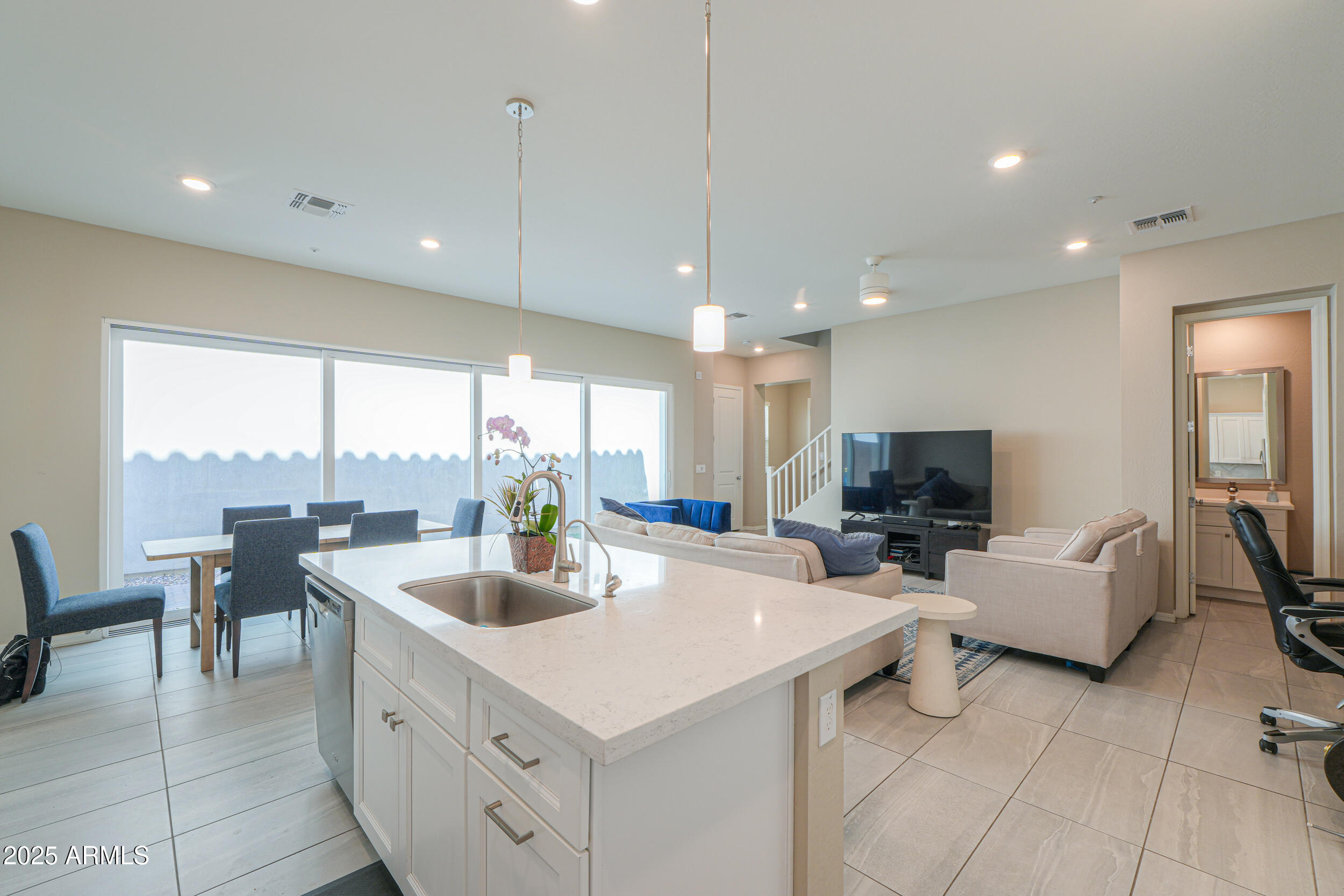 281 E SHAMROCK Drive