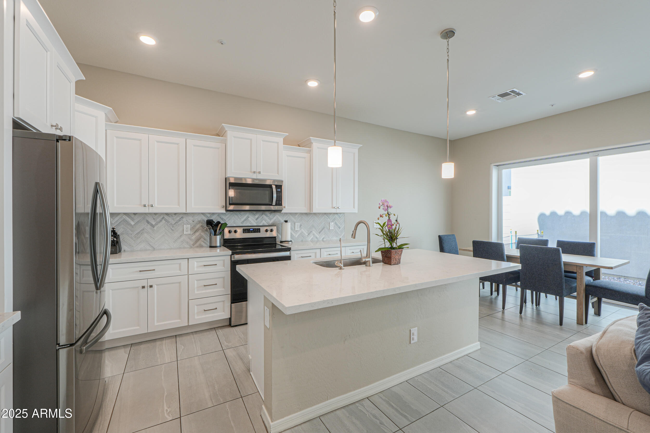 281 E SHAMROCK Drive