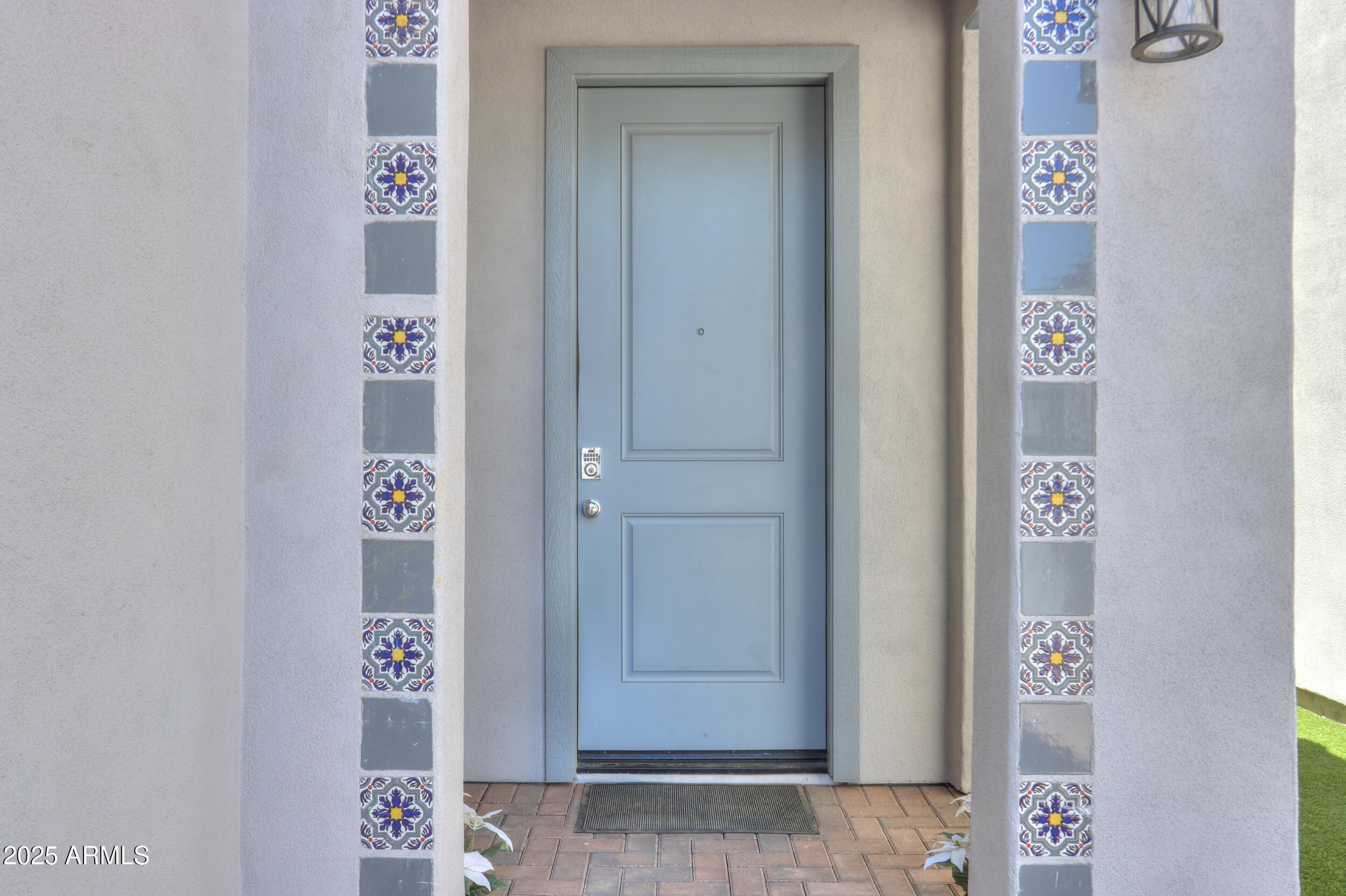 281 E SHAMROCK Drive